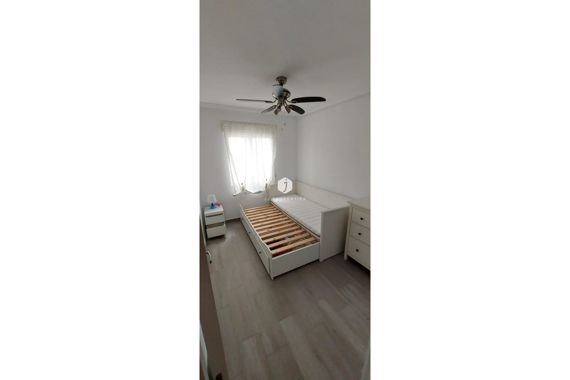 Resale - Apartment / flat -
Torrevieja - Playa del Cura