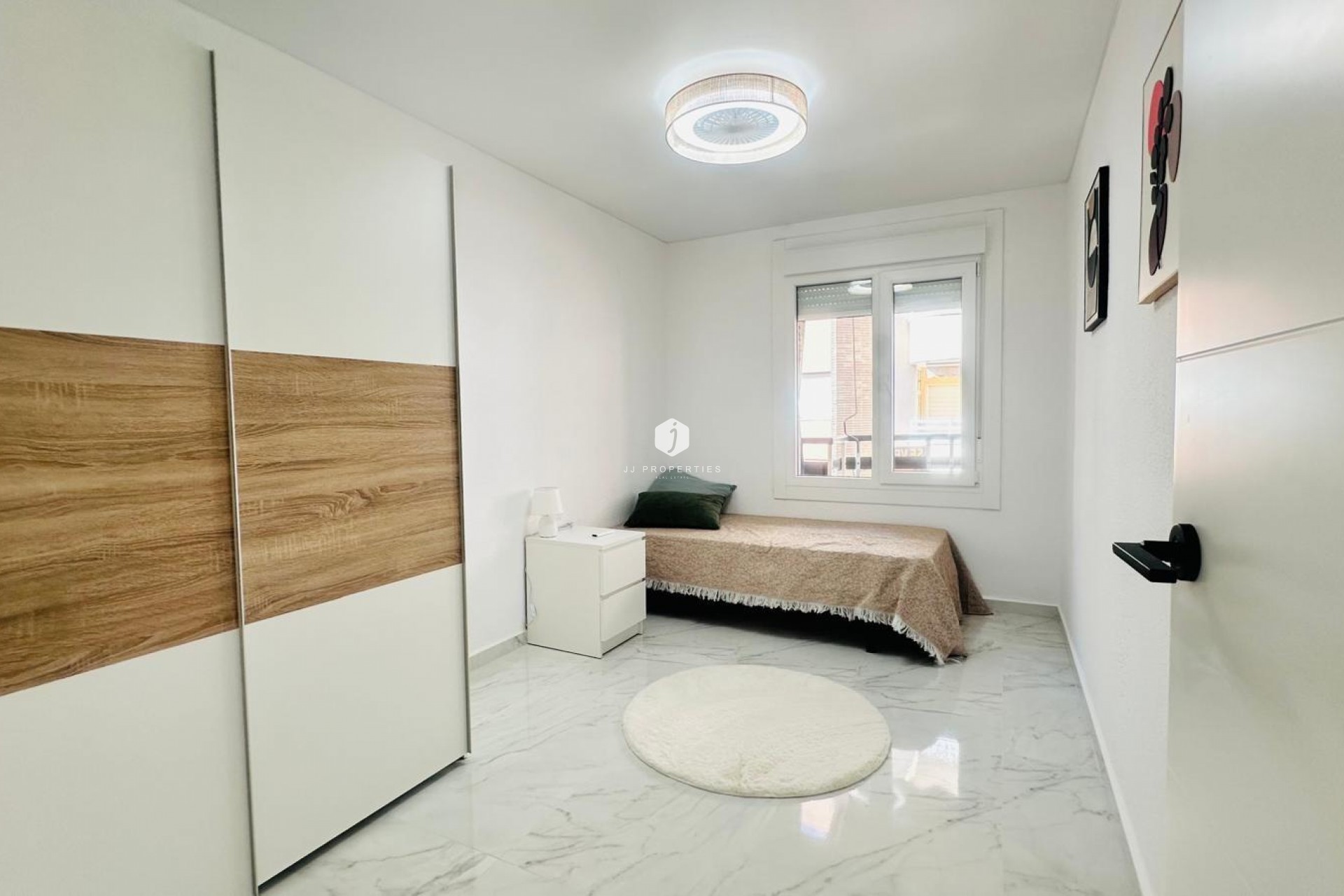 Resale - Apartment / flat -
Torrevieja - Playa del Cura