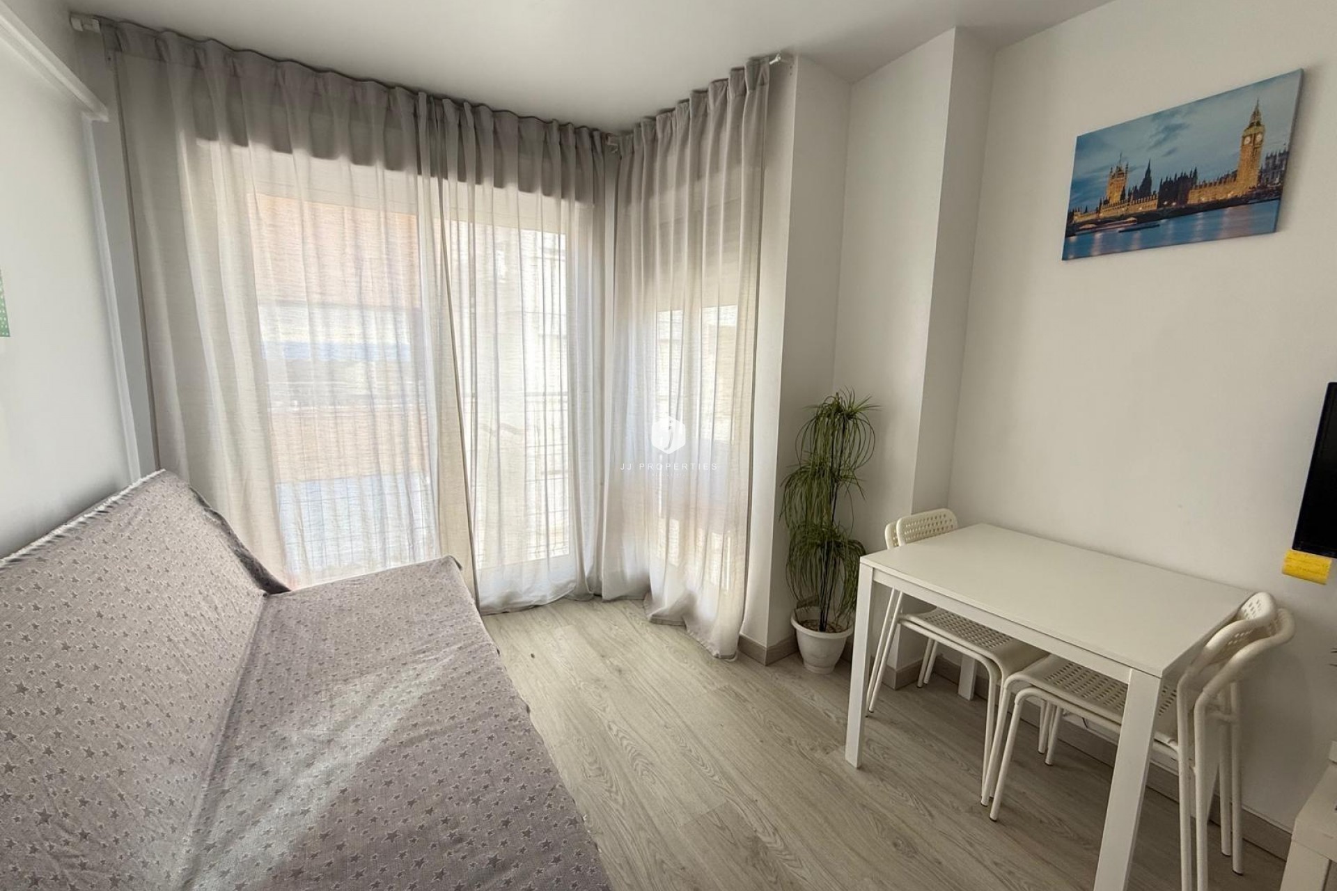 Resale - Apartment / flat -
Torrevieja - Playa del Cura