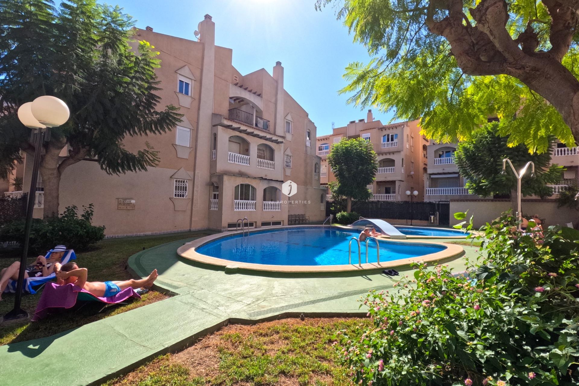 Resale - Apartment / flat -
Torrevieja - Playa del Cura