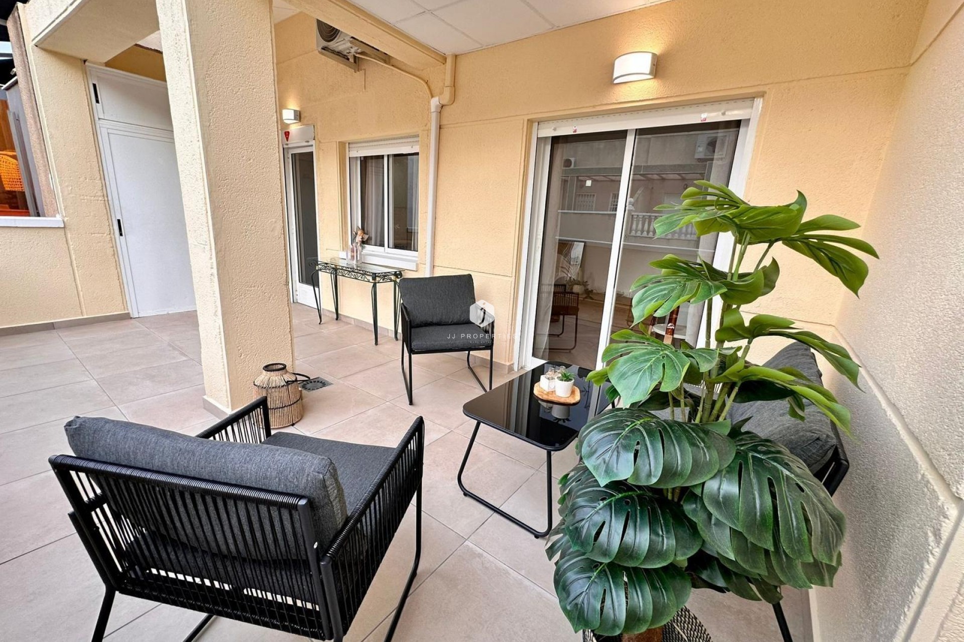 Resale - Apartment / flat -
Torrevieja - Playa del Cura