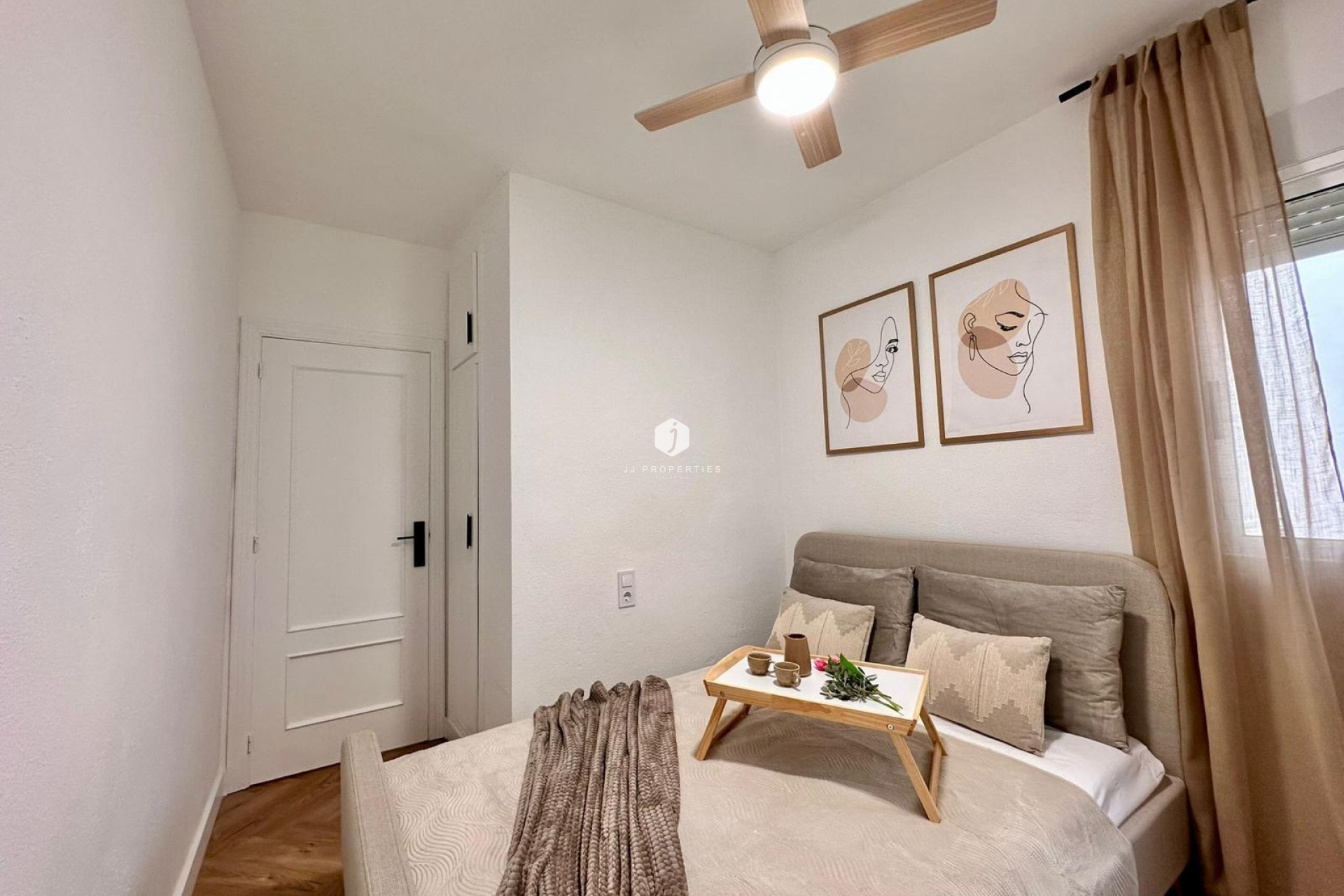 Resale - Apartment / flat -
Torrevieja - Playa del Cura