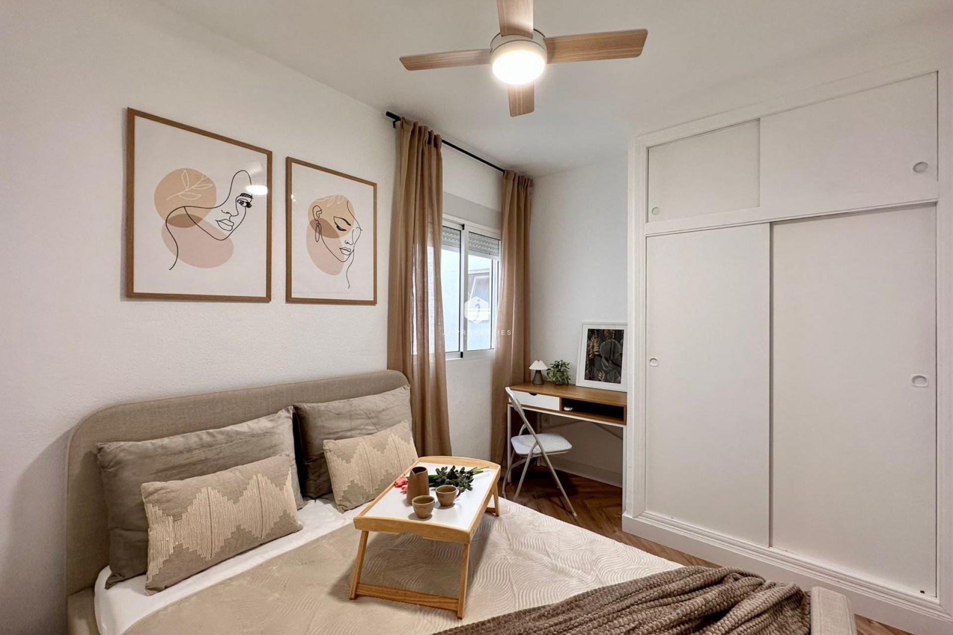 Resale - Apartment / flat -
Torrevieja - Playa del Cura