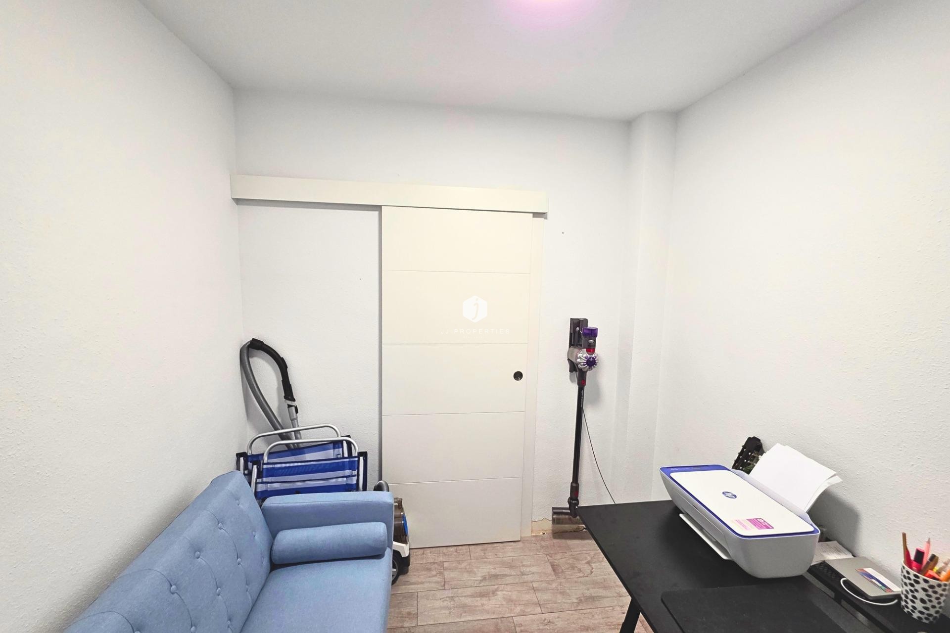 Resale - Apartment / flat -
Torrevieja - Playa del Cura