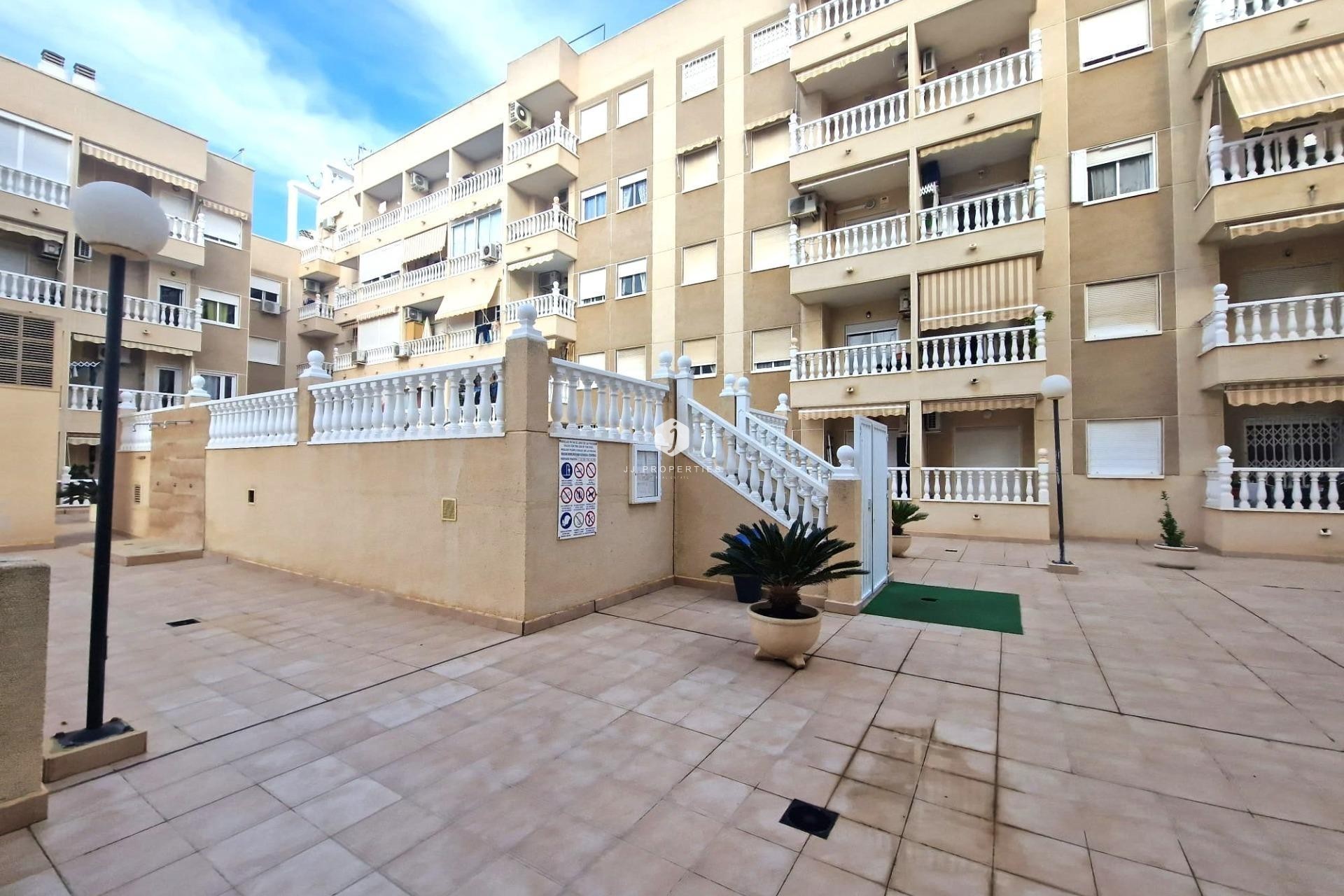 Resale - Apartment / flat -
Torrevieja - Playa del Cura