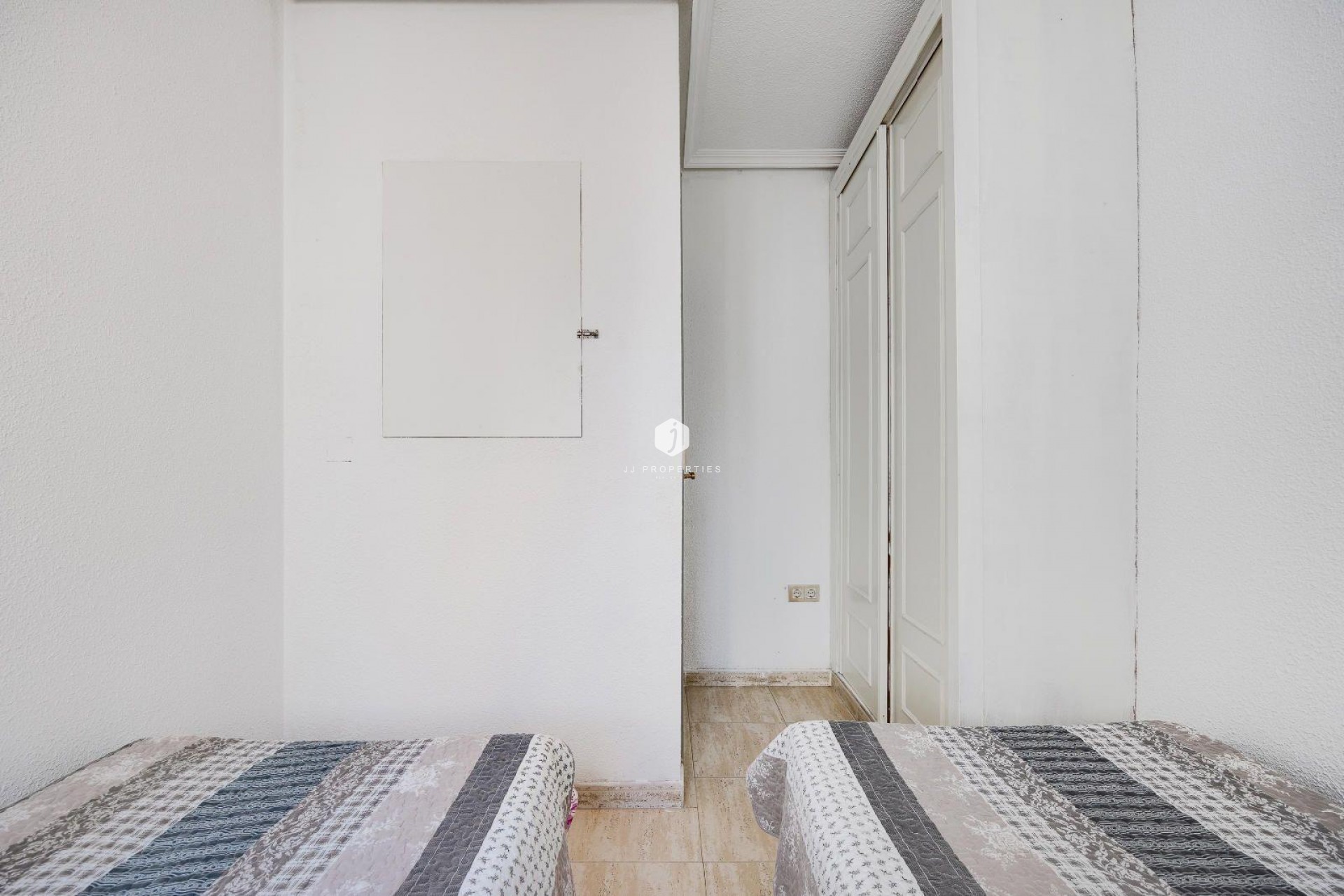 Resale - Apartment / flat -
Torrevieja - Playa del Cura