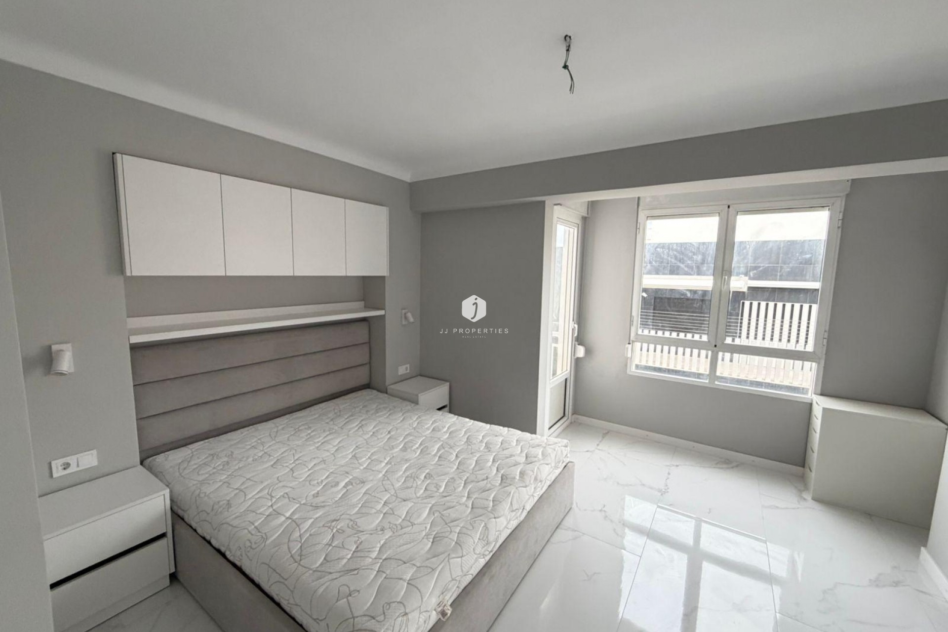 Resale - Apartment / flat -
Torrevieja - Playa del Cura