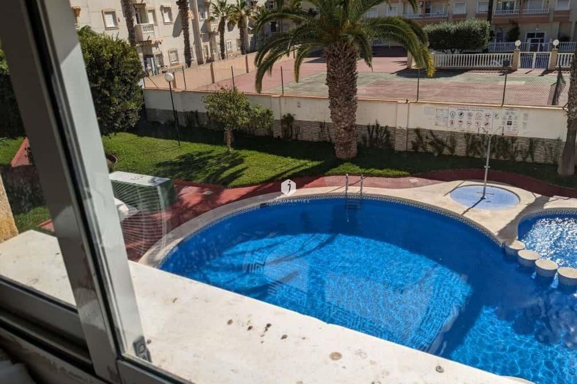 Resale - Apartment / flat -
Torrevieja - Playa del Cura