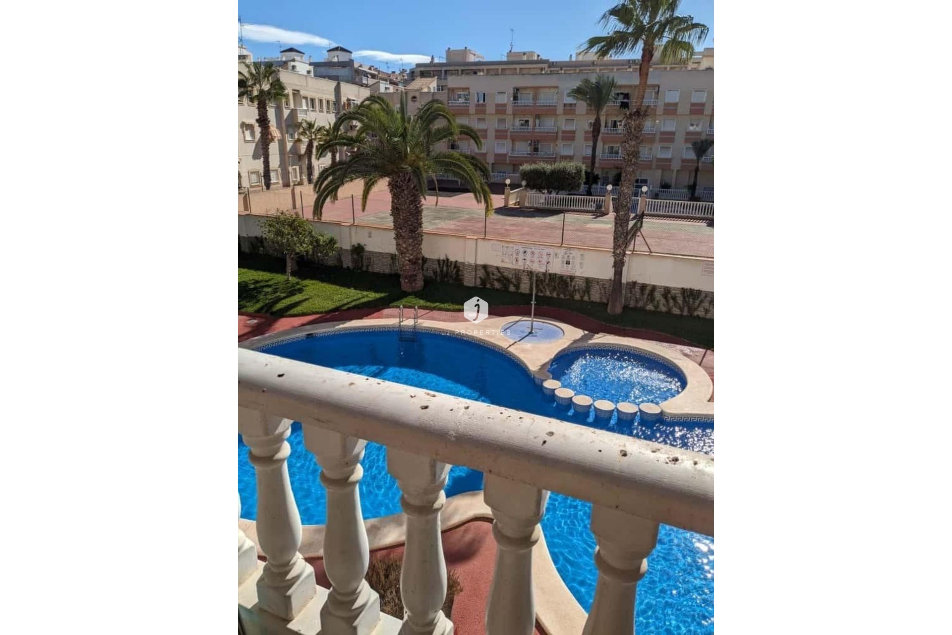 Resale - Apartment / flat -
Torrevieja - Playa del Cura