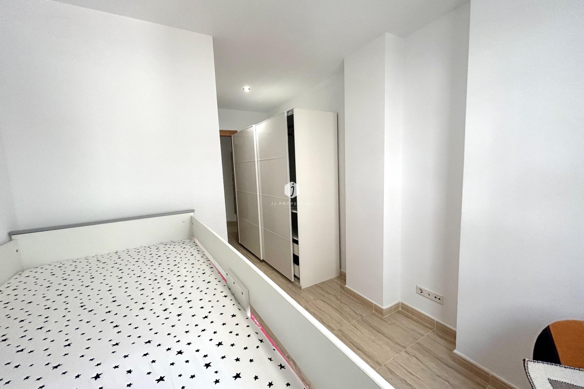 Resale - Apartment / flat -
Torrevieja - Playa del Cura