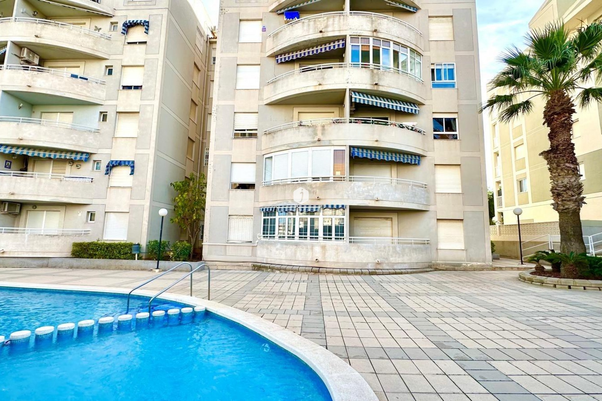 Resale - Apartment / flat -
Torrevieja - Playa del Cura