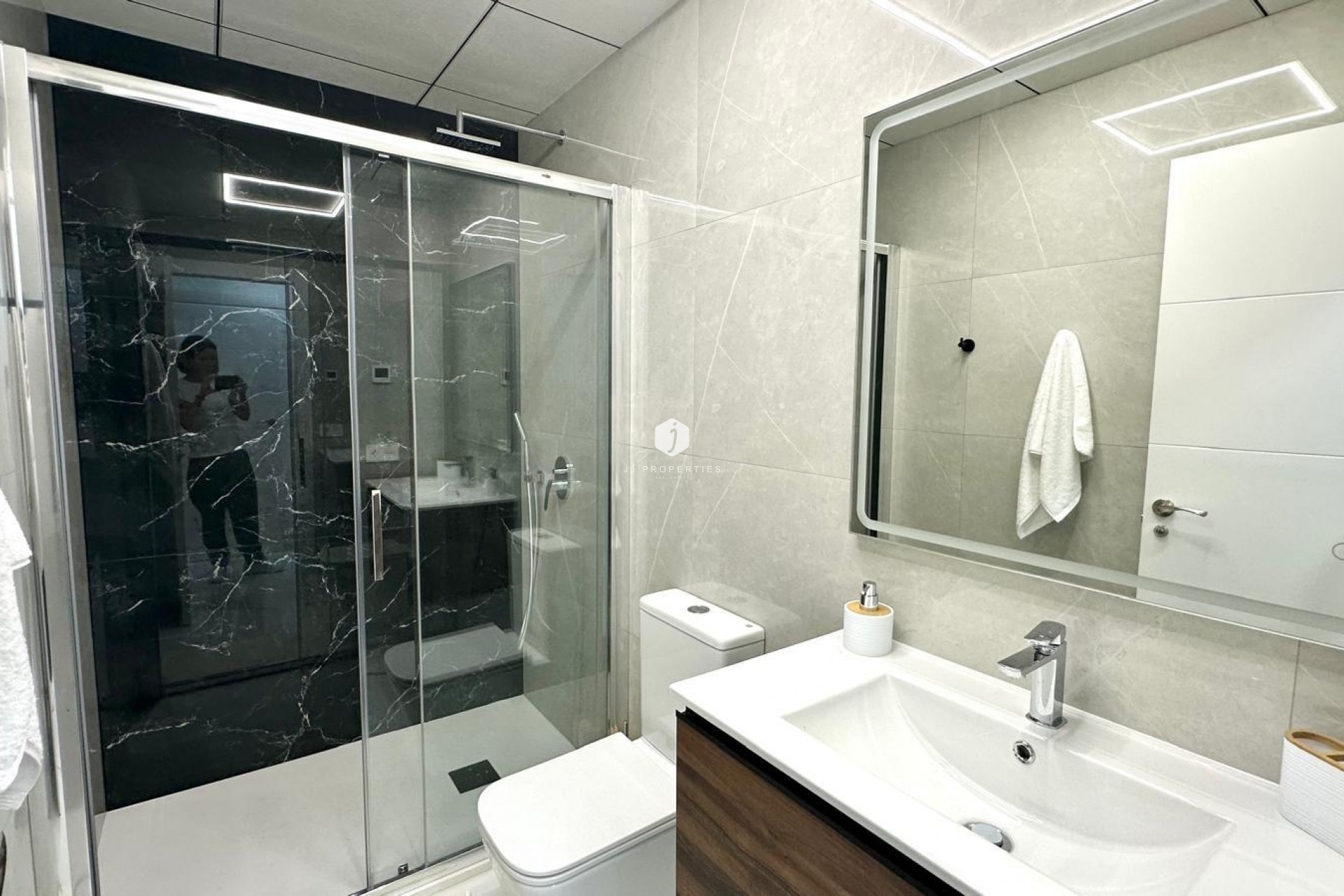 Resale - Apartment / flat -
Torrevieja - Playa del Cura