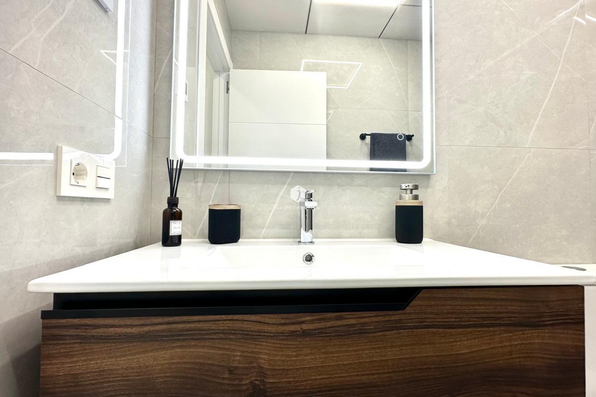 Resale - Apartment / flat -
Torrevieja - Playa del Cura