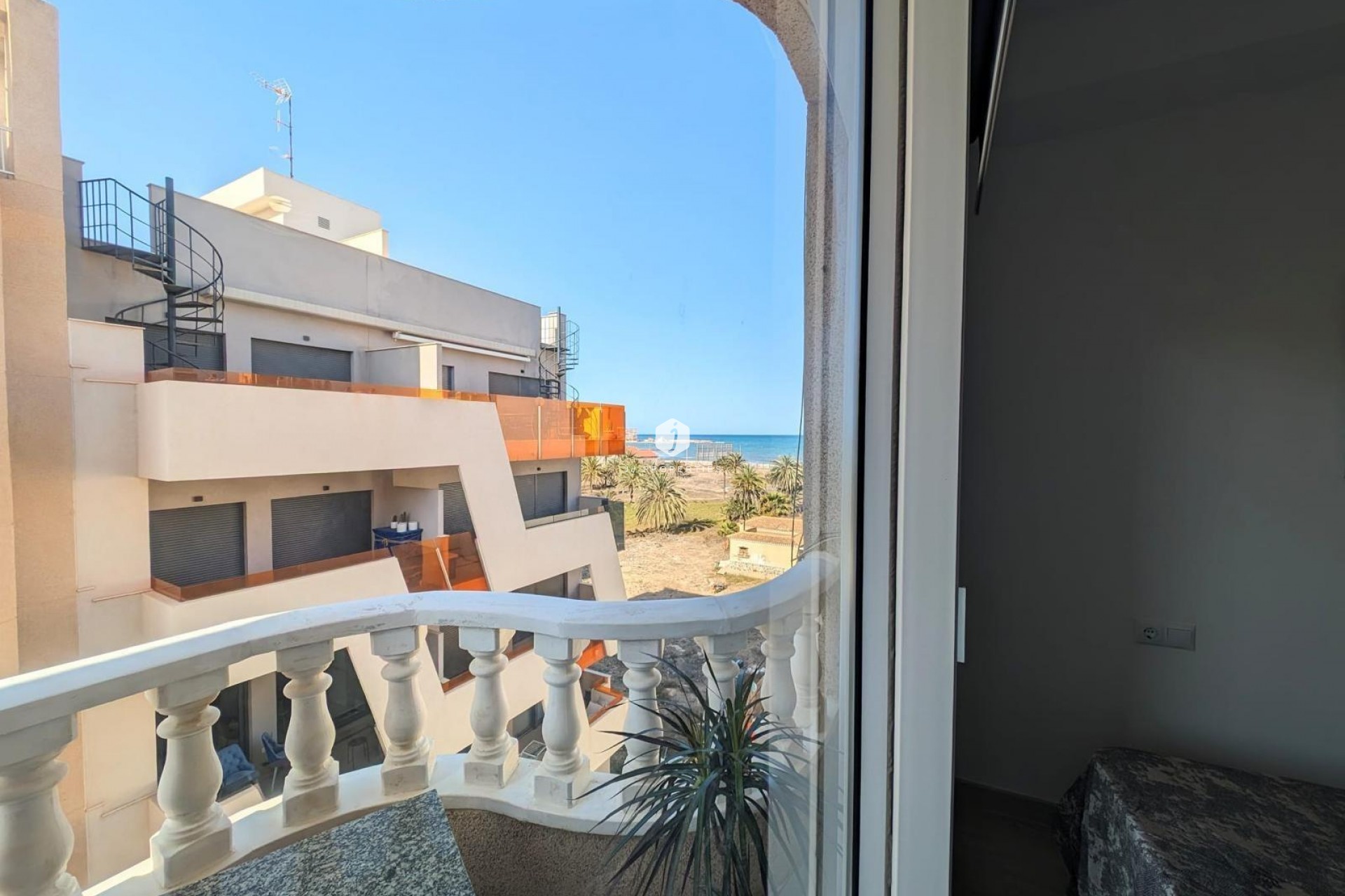 Resale - Apartment / flat -
Torrevieja - Playa del Cura