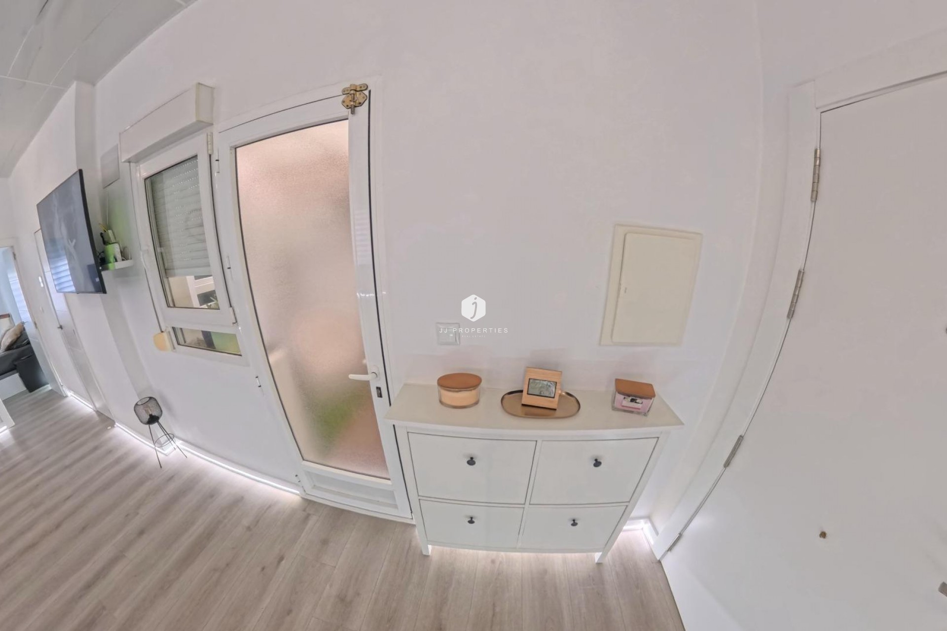 Resale - Apartment / flat -
Torrevieja - Playa del Cura