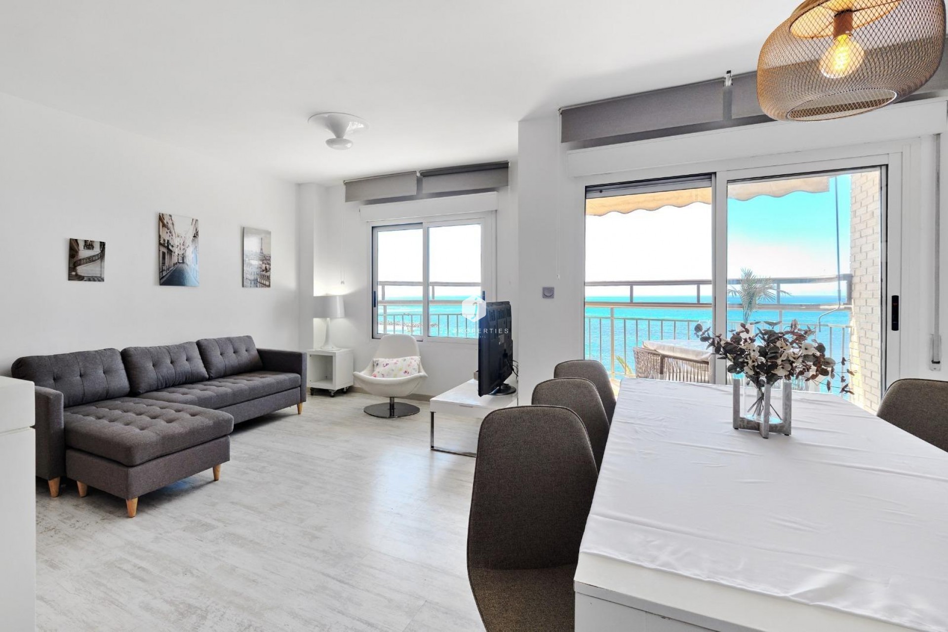 Resale - Apartment / flat -
Torrevieja - Playa del Cura