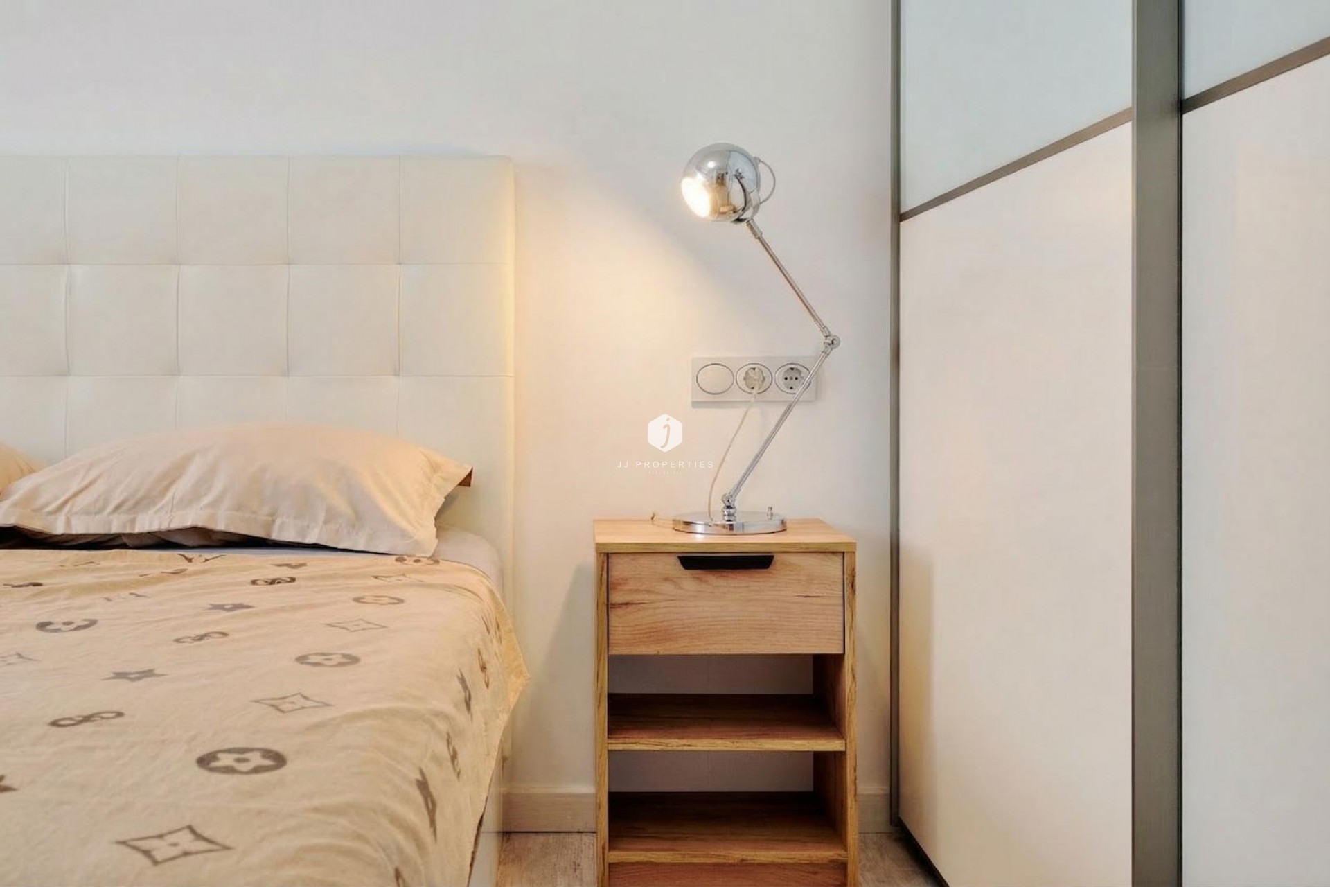 Resale - Apartment / flat -
Torrevieja - Playa del Cura