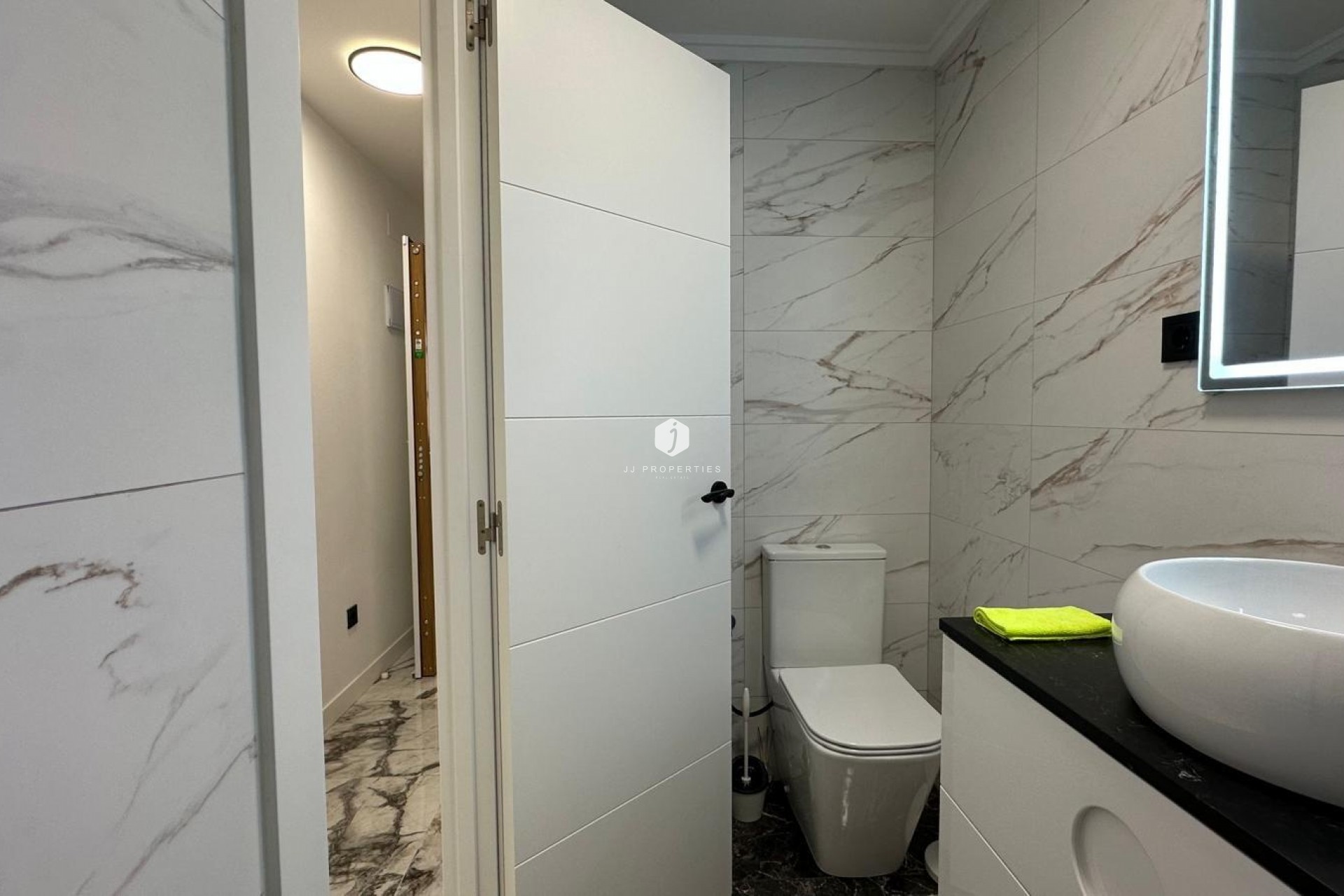 Resale - Apartment / flat -
Torrevieja - Playa del Cura