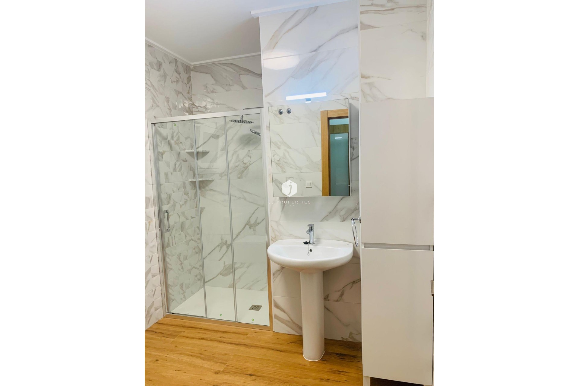 Resale - Apartment / flat -
Torrevieja - Playa del Cura