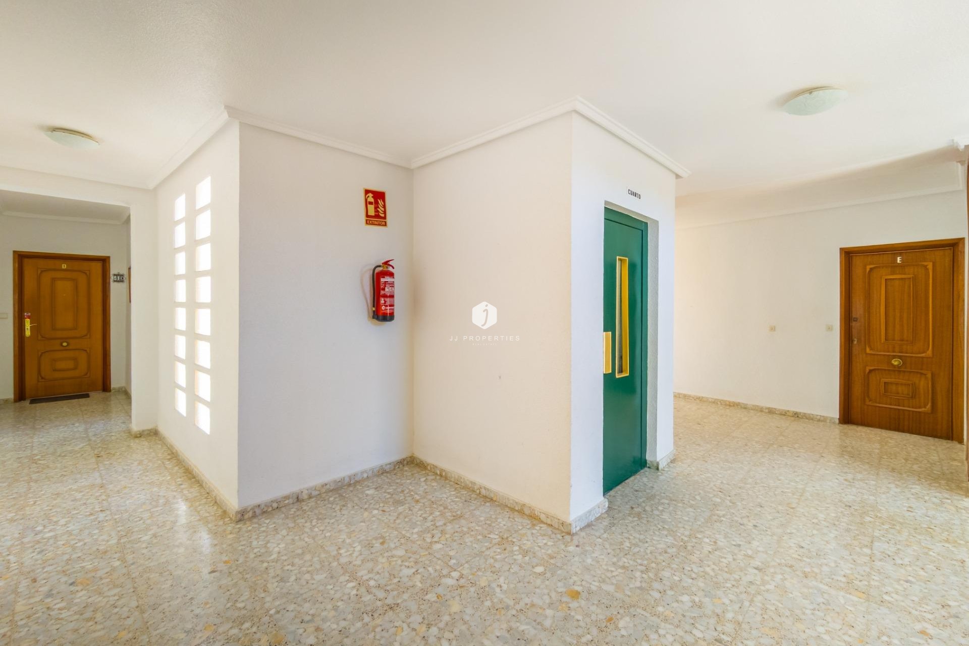 Resale - Apartment / flat -
Torrevieja - Playa del Cura