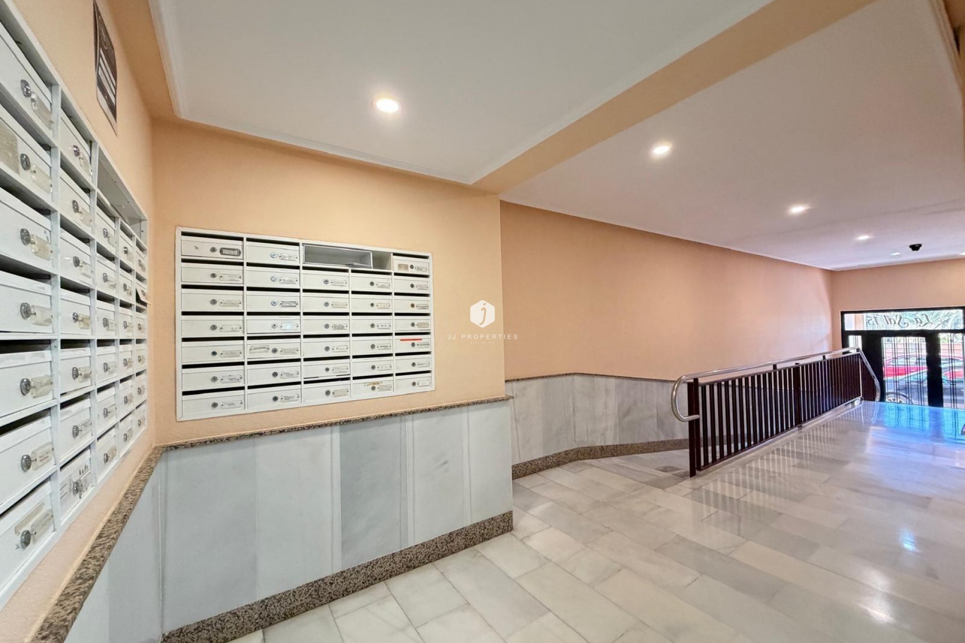 Resale - Apartment / flat -
Torrevieja - Playa del Cura