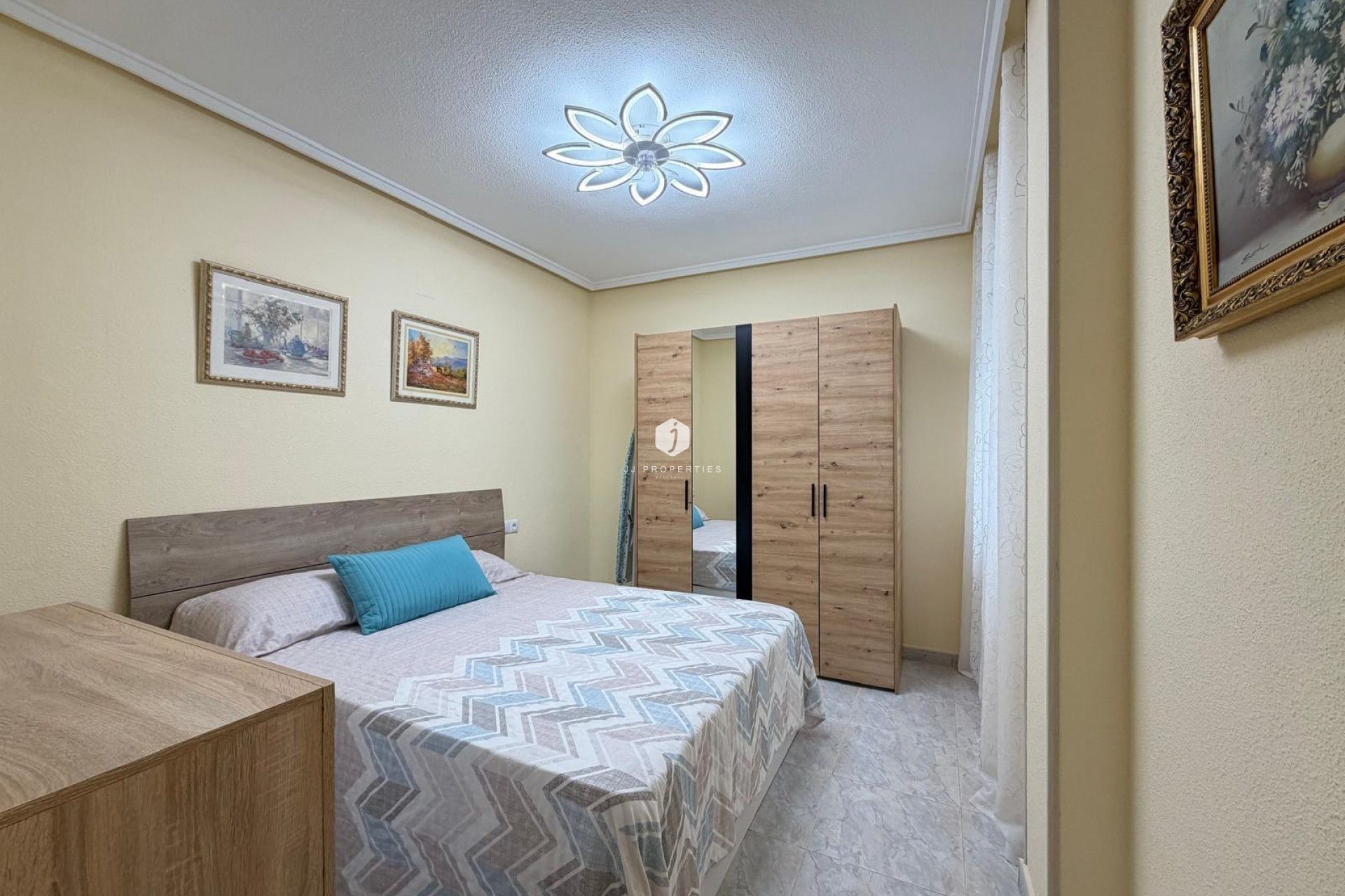 Resale - Apartment / flat -
Torrevieja - Playa del Cura