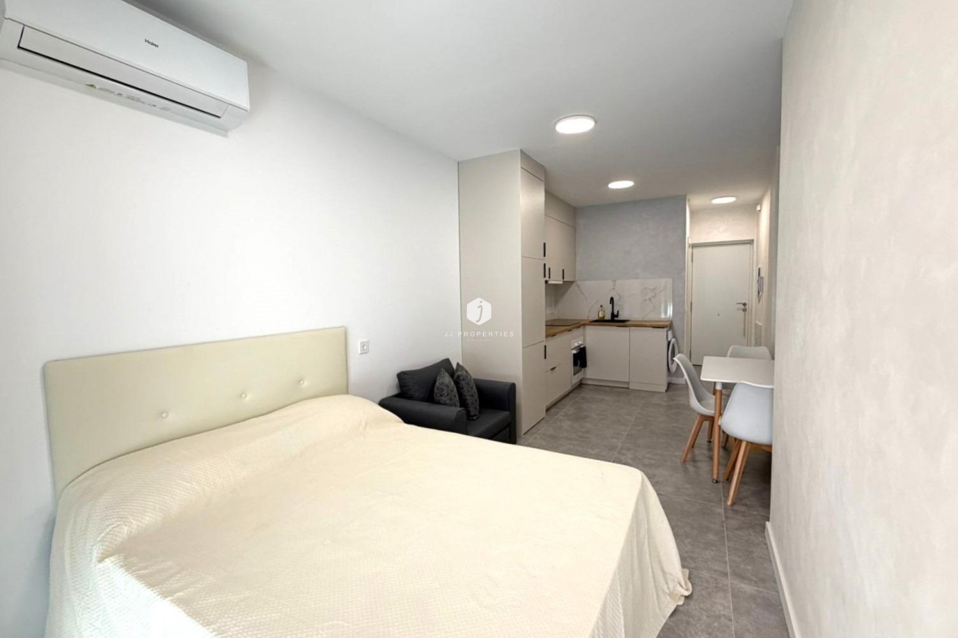 Resale - Apartment / flat -
Torrevieja - Playa del Cura