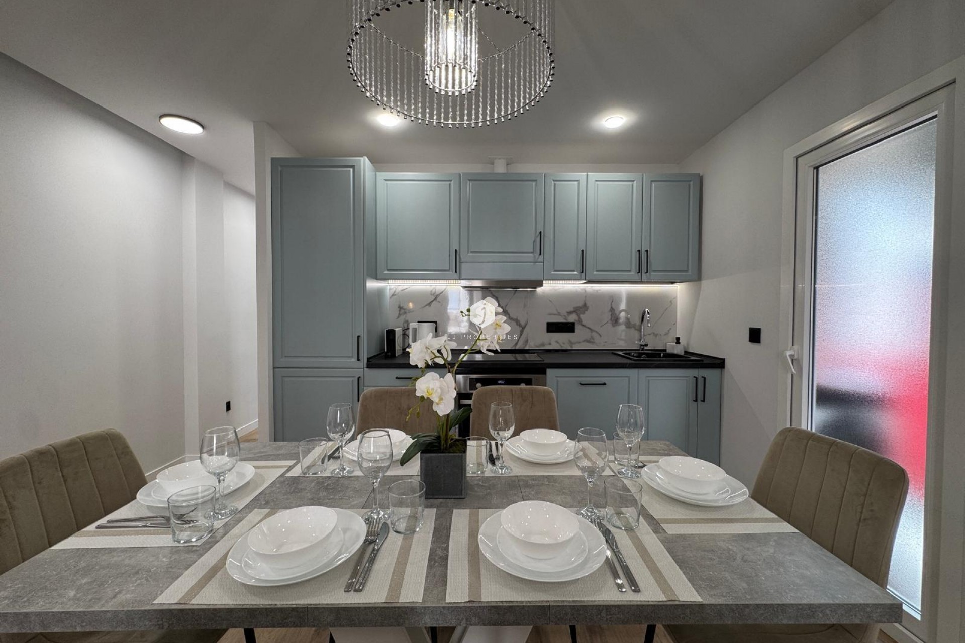 Resale - Apartment / flat -
Torrevieja - Playa del Cura