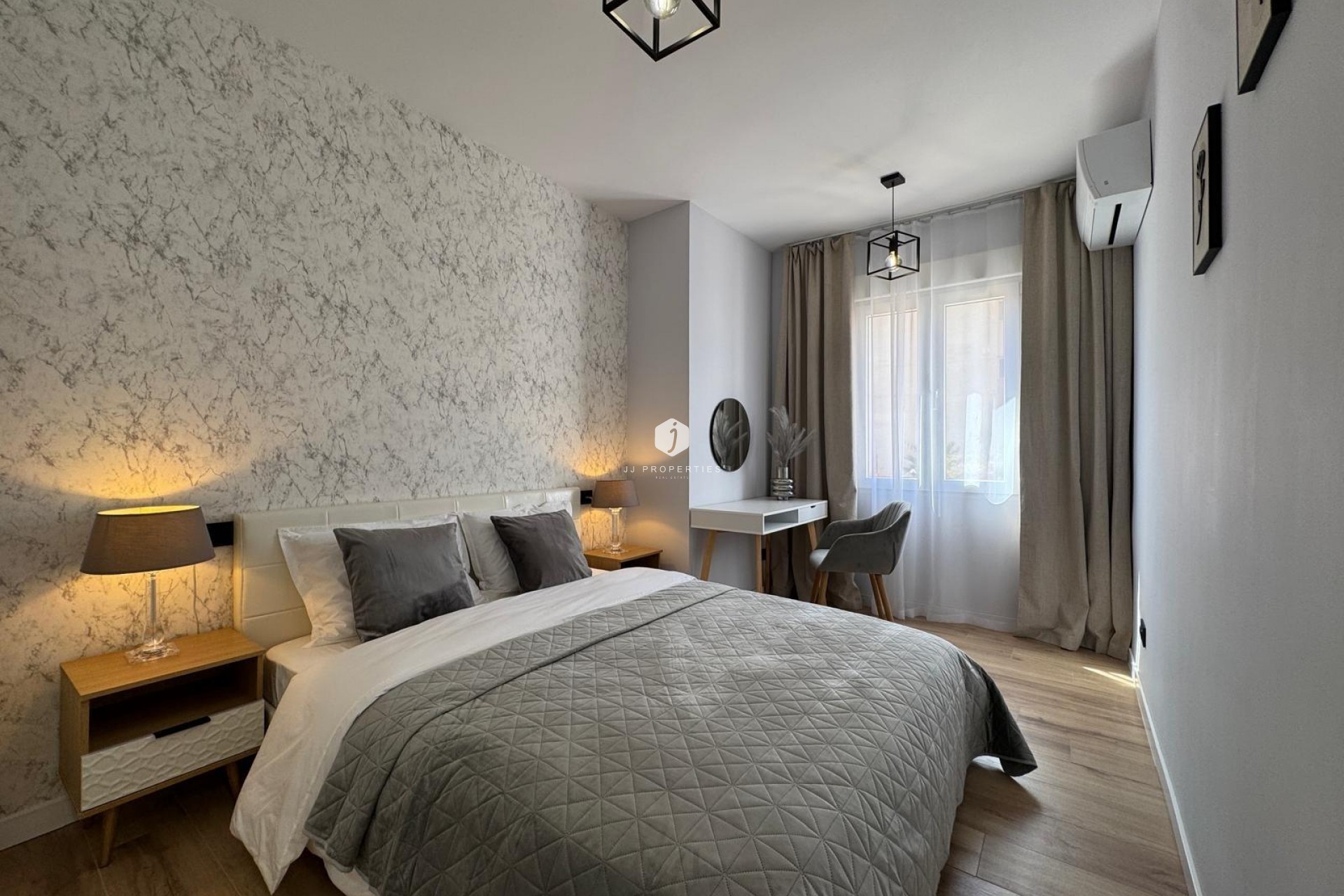 Resale - Apartment / flat -
Torrevieja - Playa del Cura
