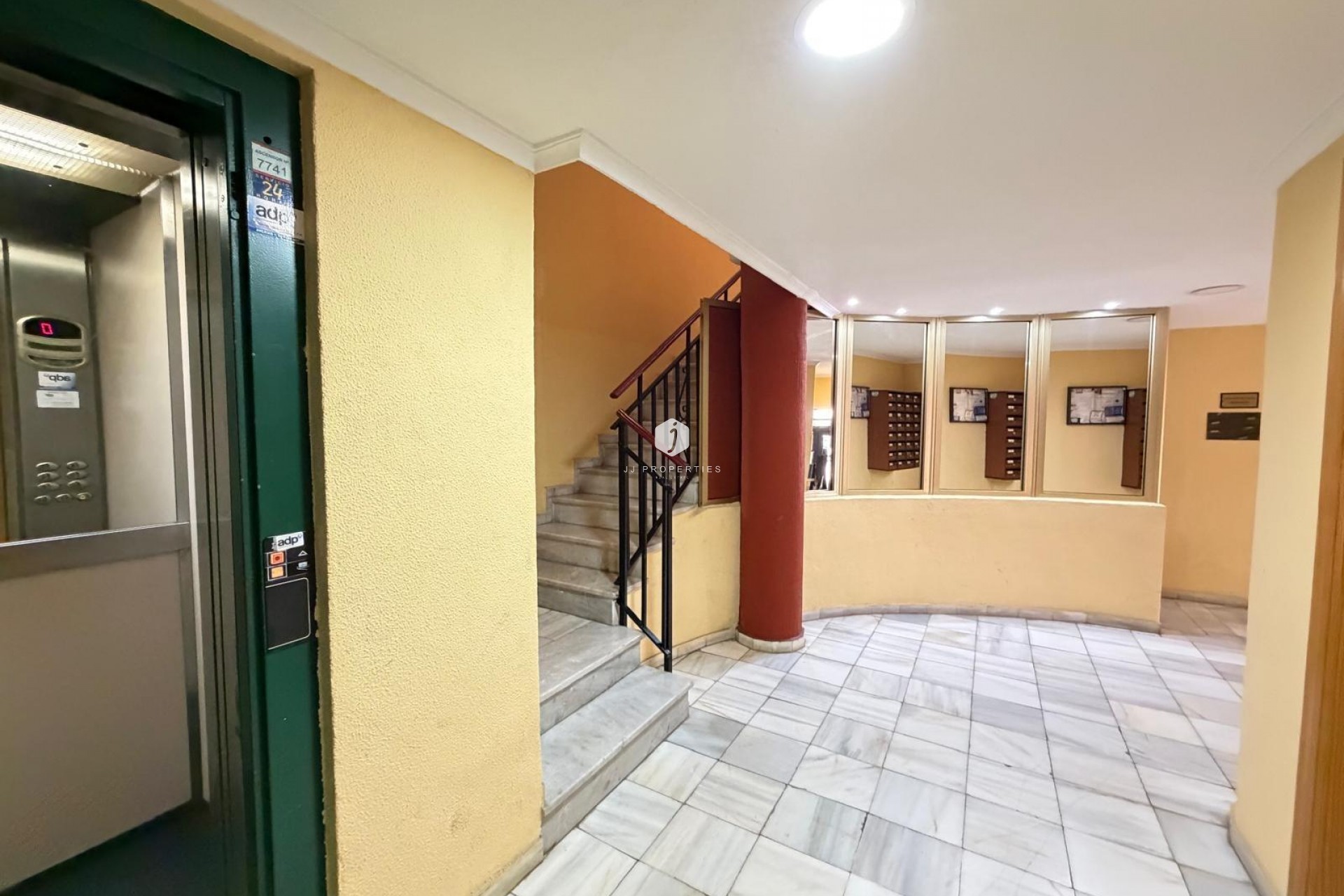 Resale - Apartment / flat -
Torrevieja - Playa del Cura