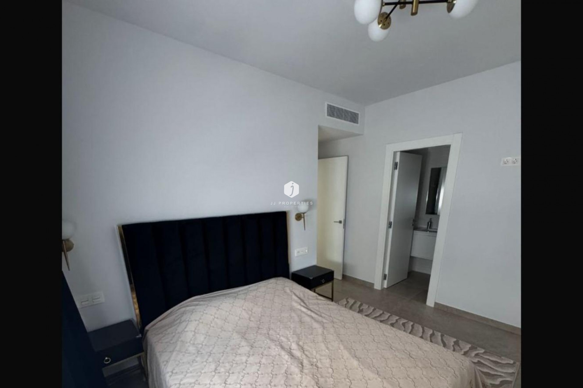 Resale - Apartment / flat -
Torrevieja - Playa del Cura