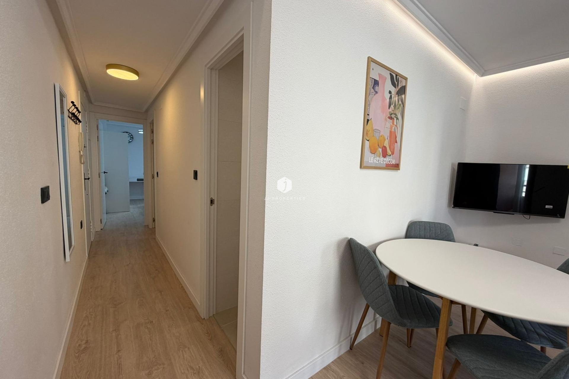 Resale - Apartment / flat -
Torrevieja - Playa del Cura