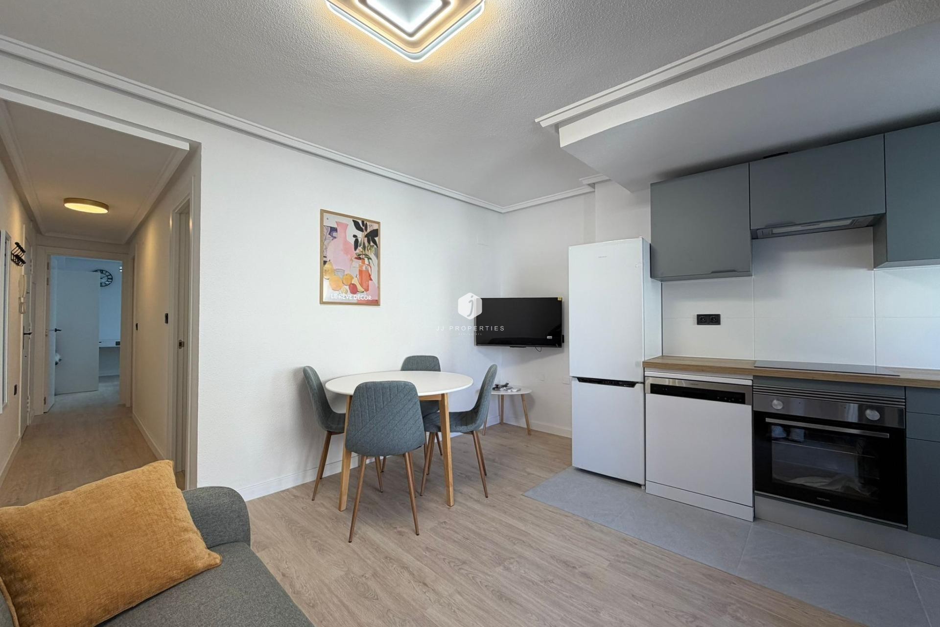 Resale - Apartment / flat -
Torrevieja - Playa del Cura