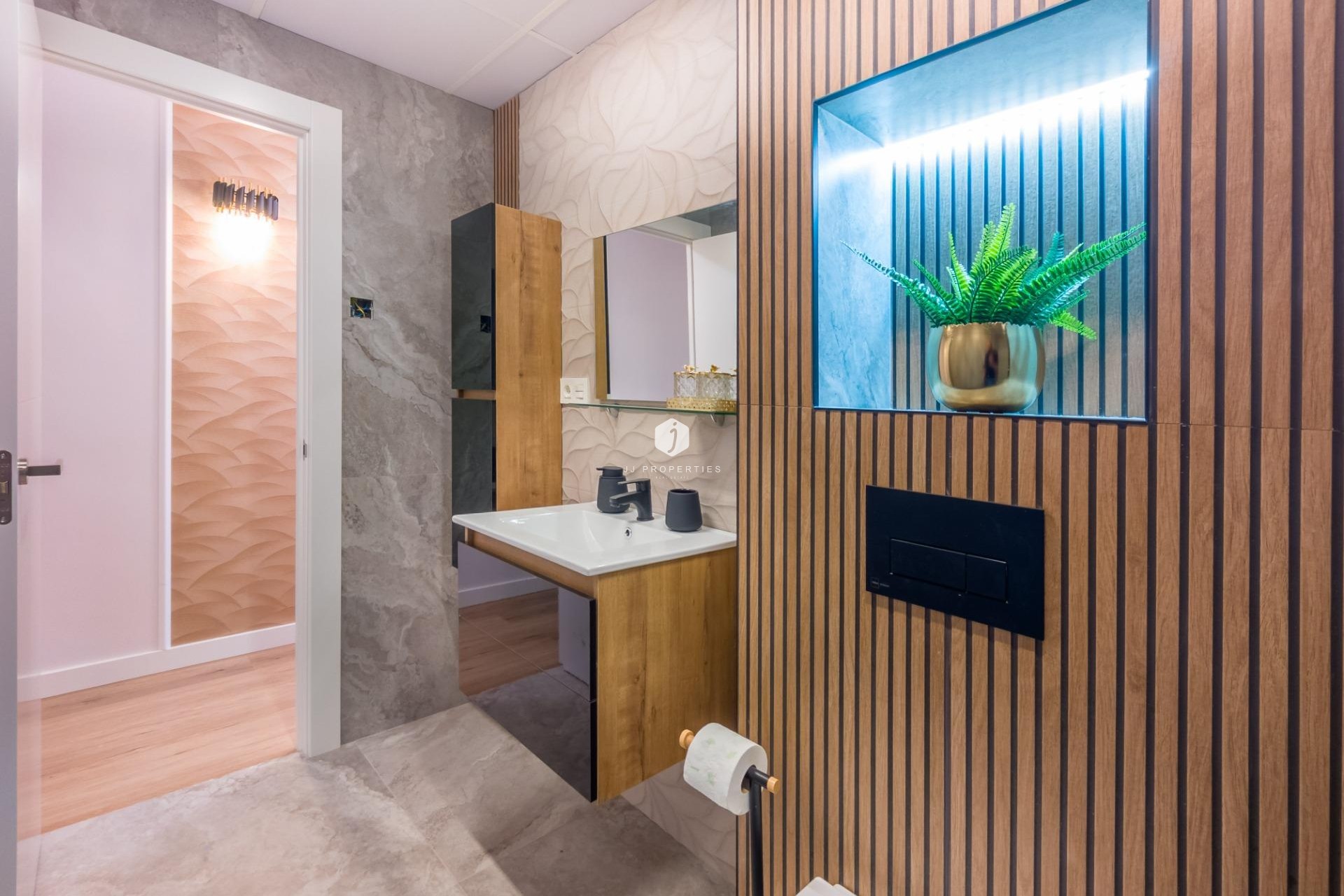 Resale - Apartment / flat -
Torrevieja - Playa del Cura