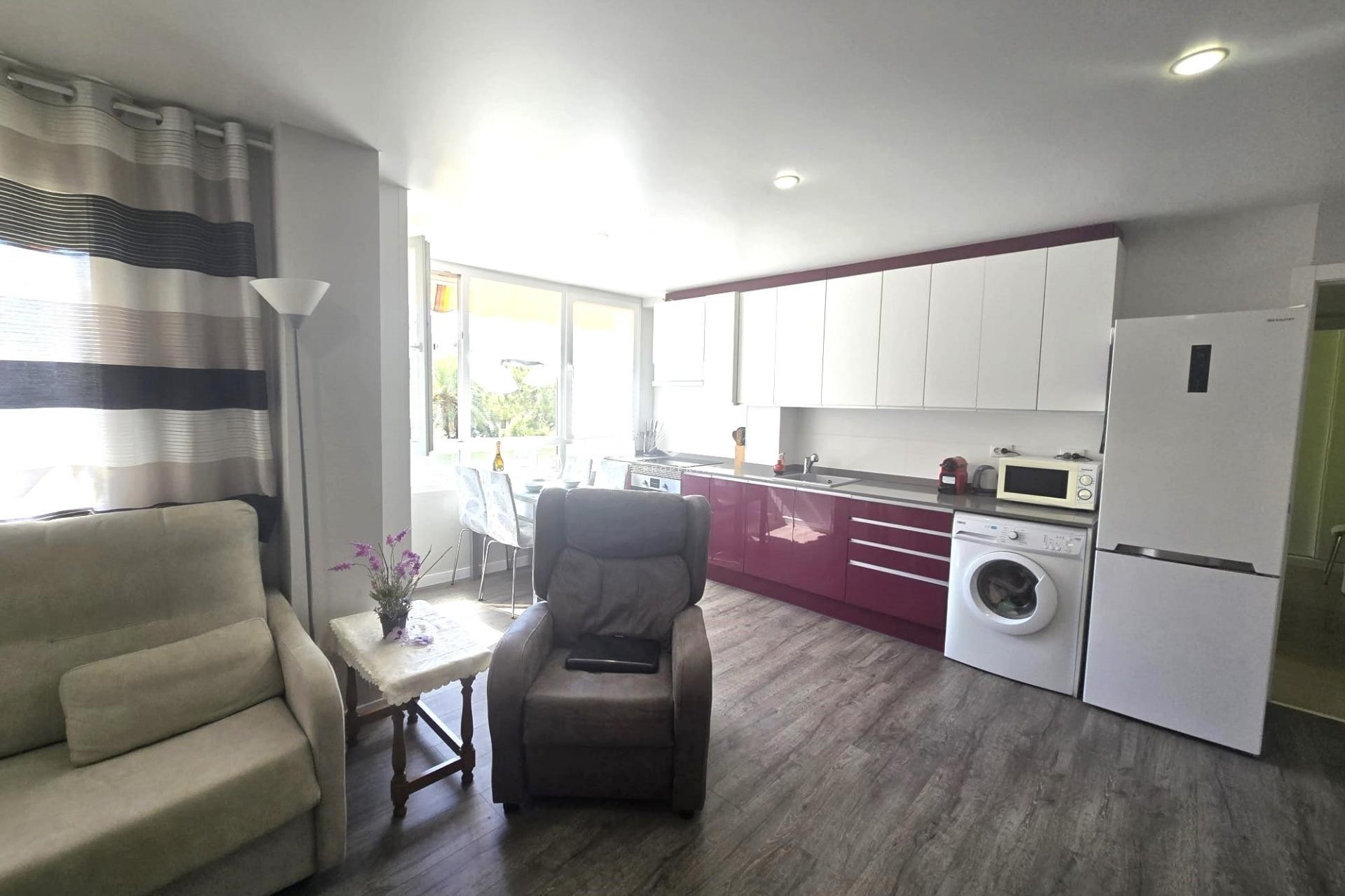 Resale - Apartment / flat -
Torrevieja - Playa del Cura