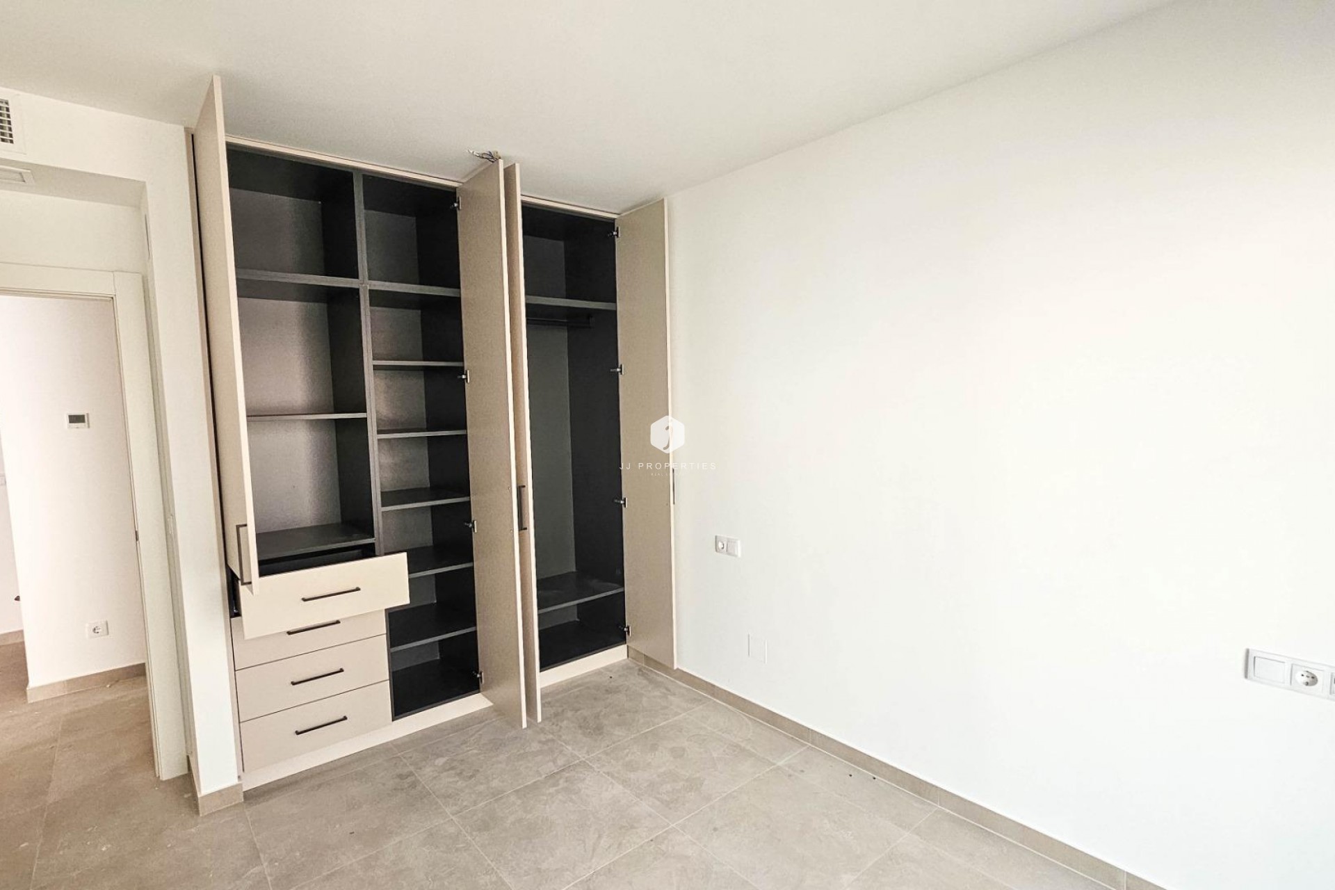 Resale - Apartment / flat -
Torrevieja - Playa del Cura