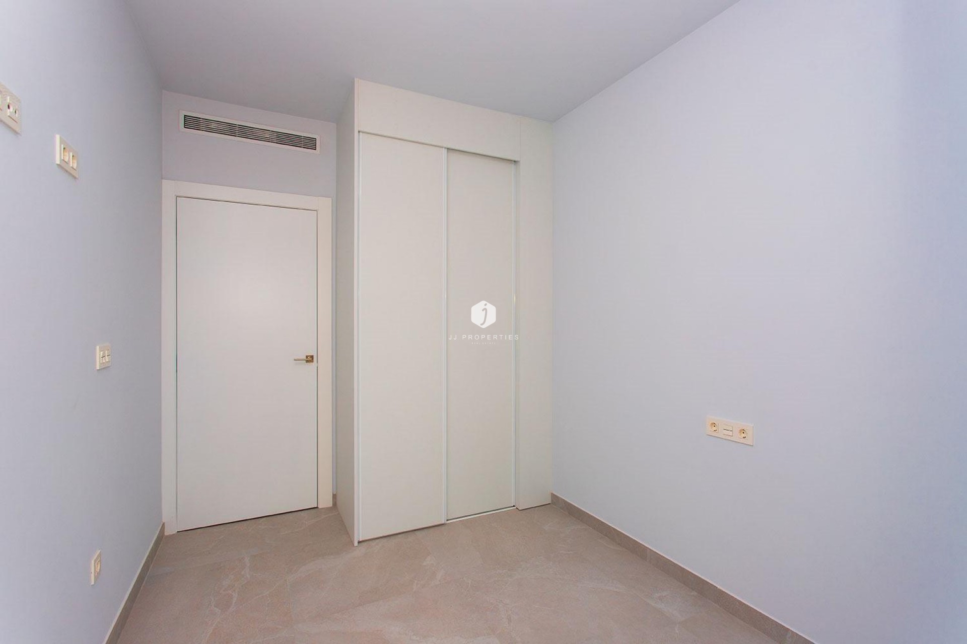 Resale - Apartment / flat -
Torrevieja - Playa del Cura