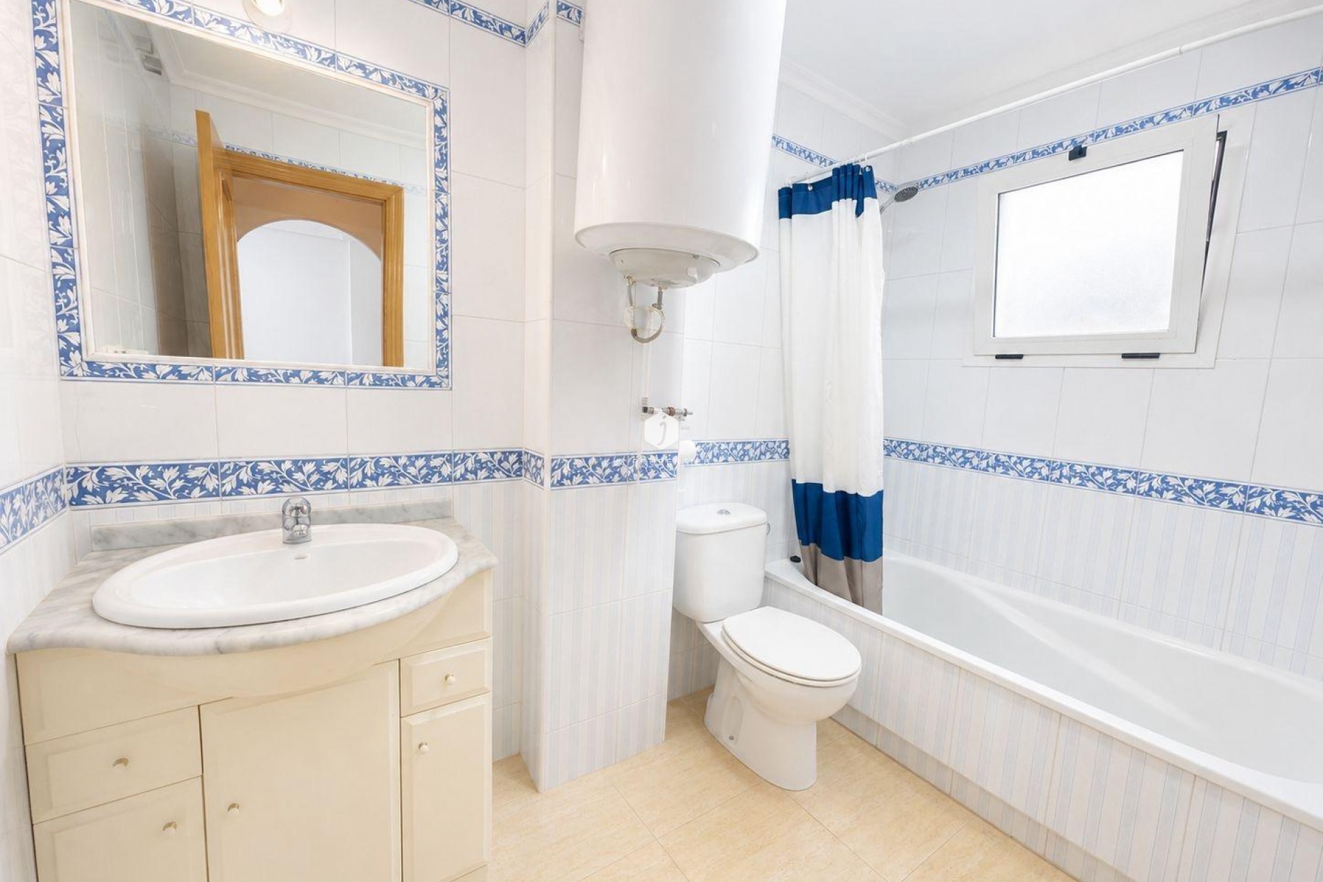 Resale - Apartment / flat -
Torrevieja - Playa del Cura