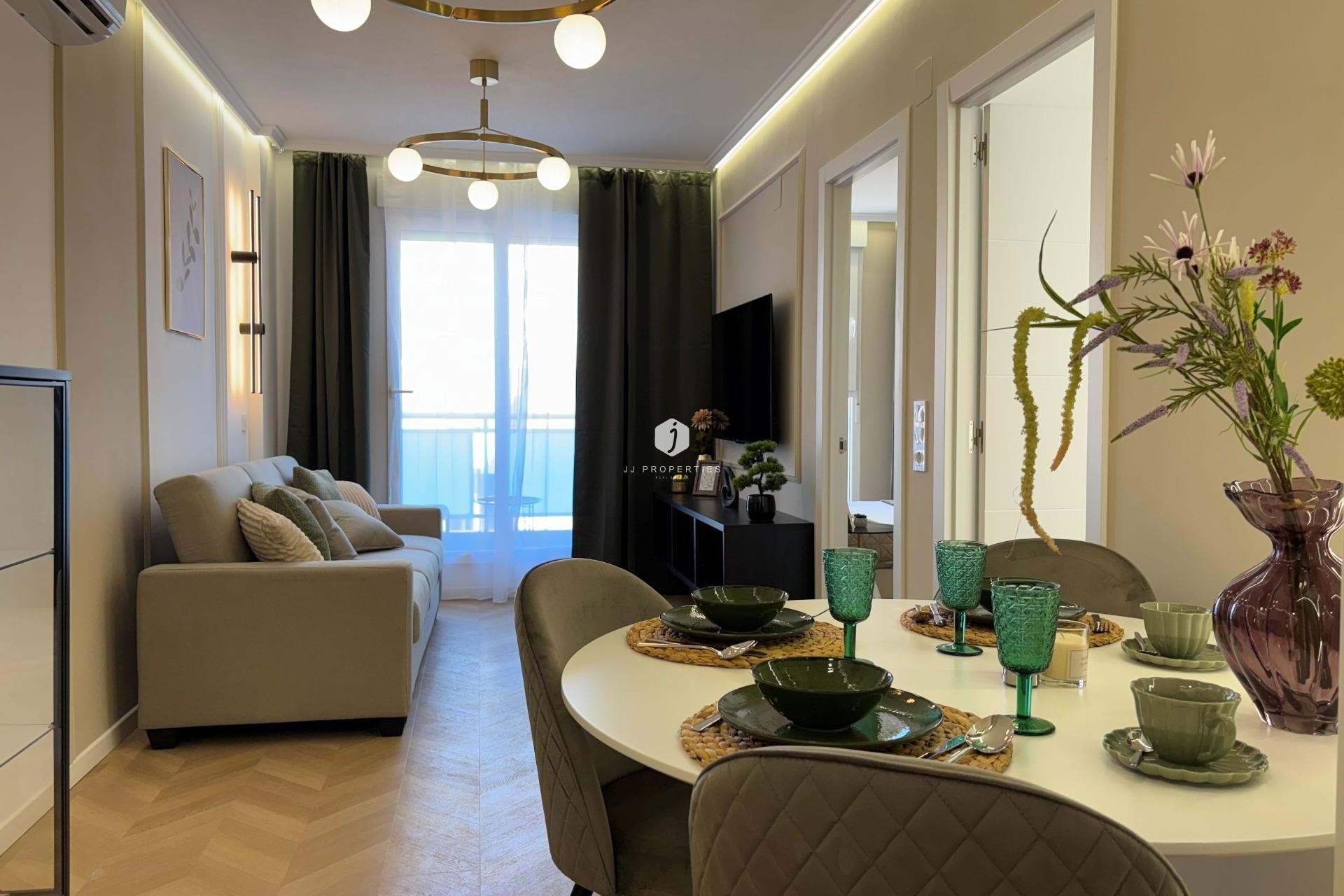Resale - Apartment / flat -
Torrevieja - Playa del Cura