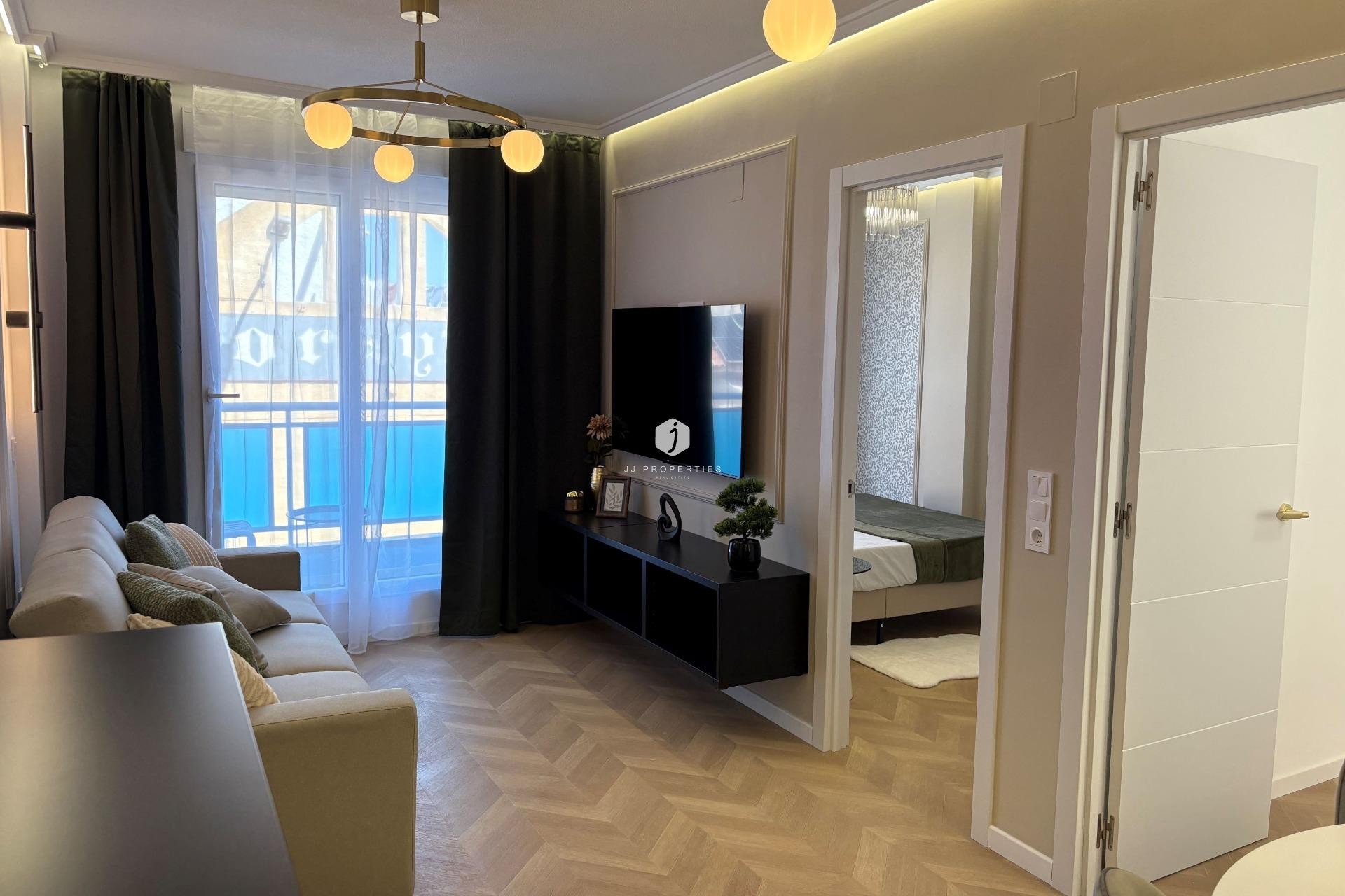 Resale - Apartment / flat -
Torrevieja - Playa del Cura