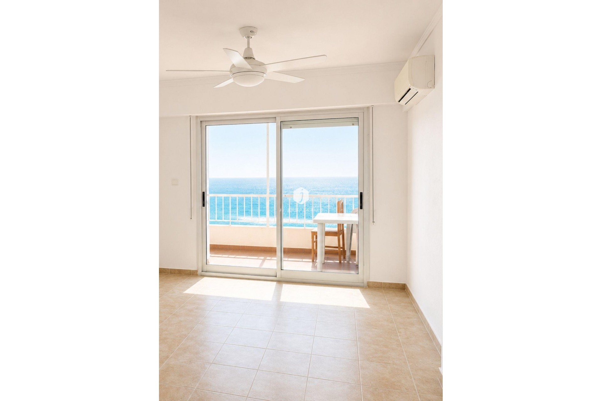 Resale - Apartment / flat -
Torrevieja - Playa del Cura