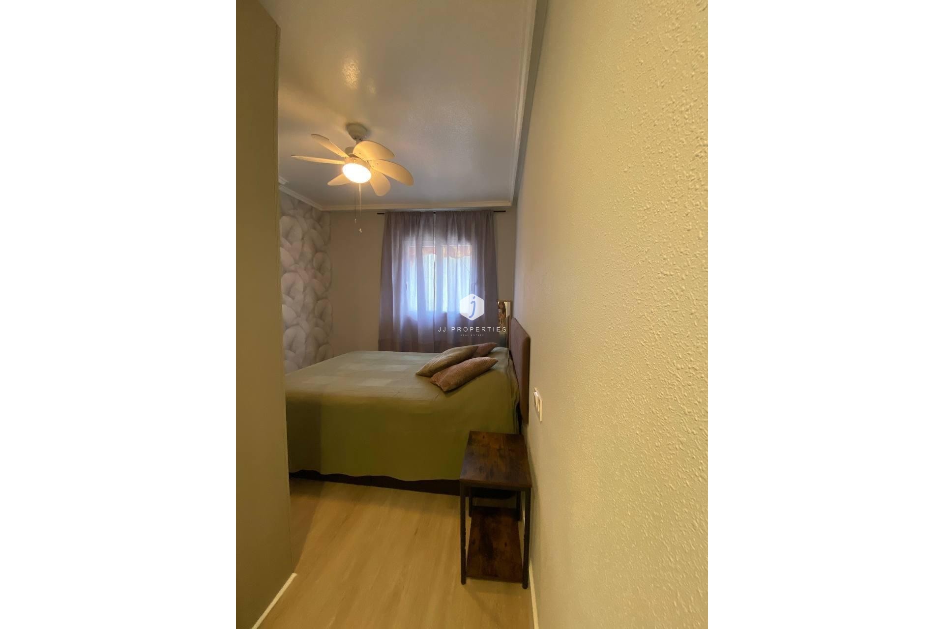 Resale - Apartment / flat -
Torrevieja - Playa del Cura