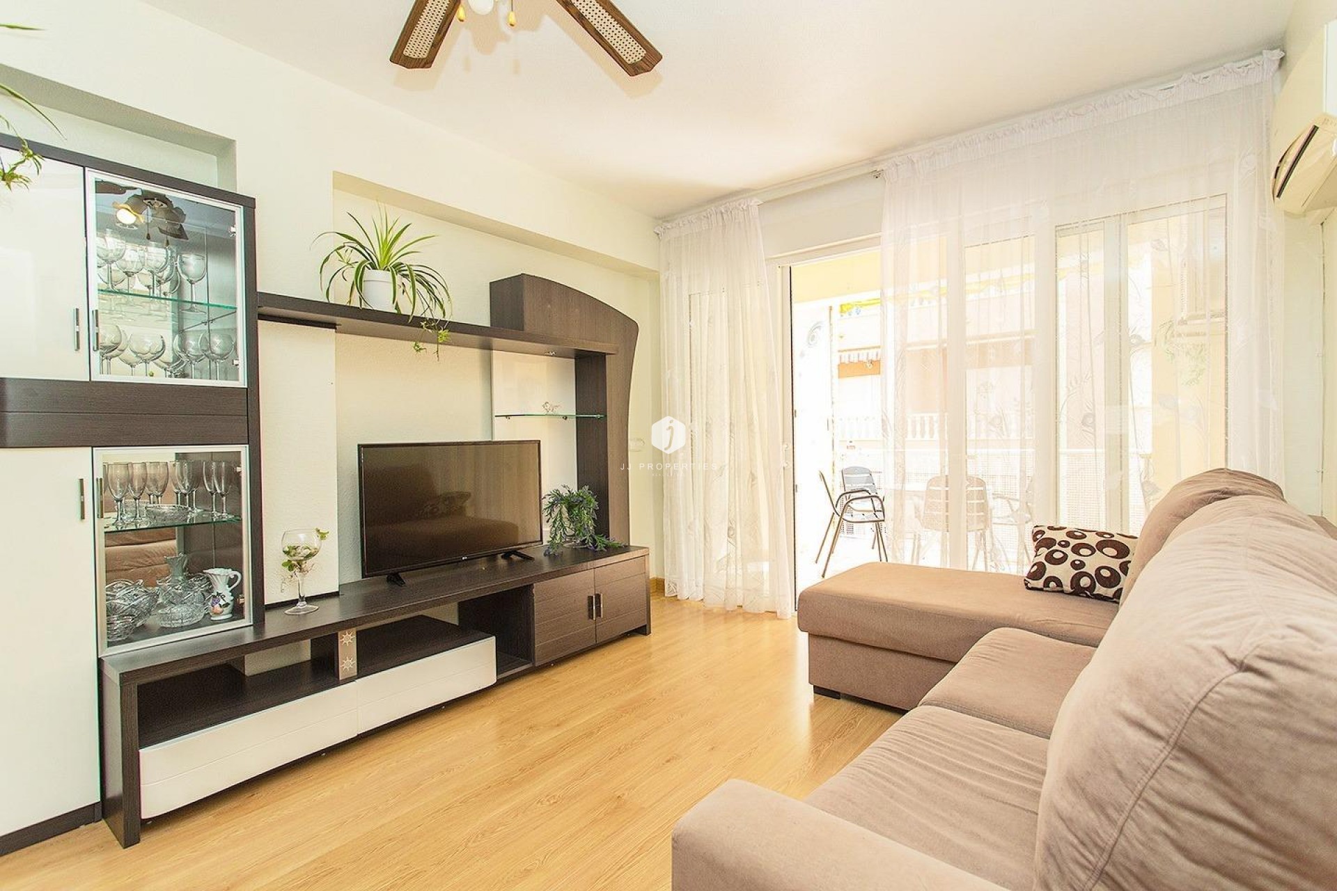 Resale - Apartment / flat -
Torrevieja - Playa del Cura