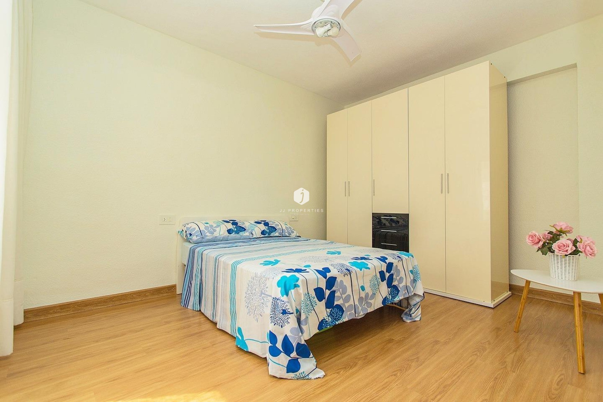 Resale - Apartment / flat -
Torrevieja - Playa del Cura