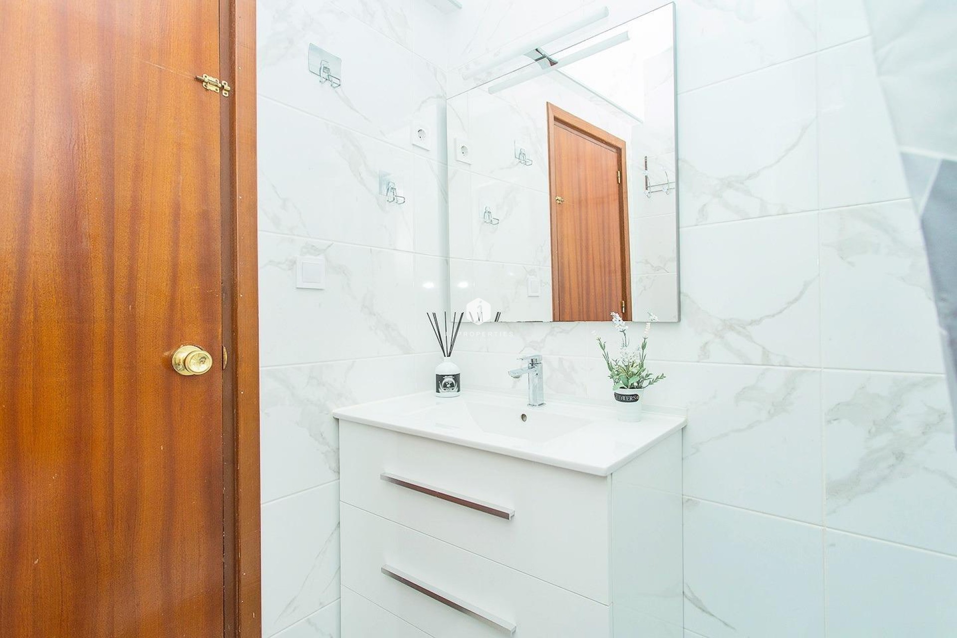 Resale - Apartment / flat -
Torrevieja - Playa del Cura