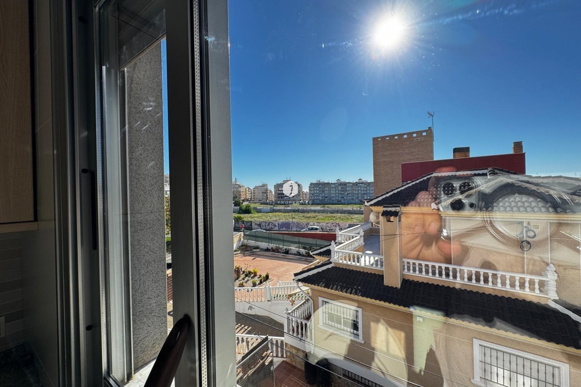 Resale - Apartment / flat -
Torrevieja - Playa del Cura
