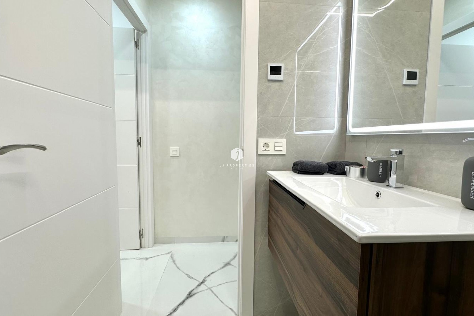 Resale - Apartment / flat -
Torrevieja - Playa del Cura