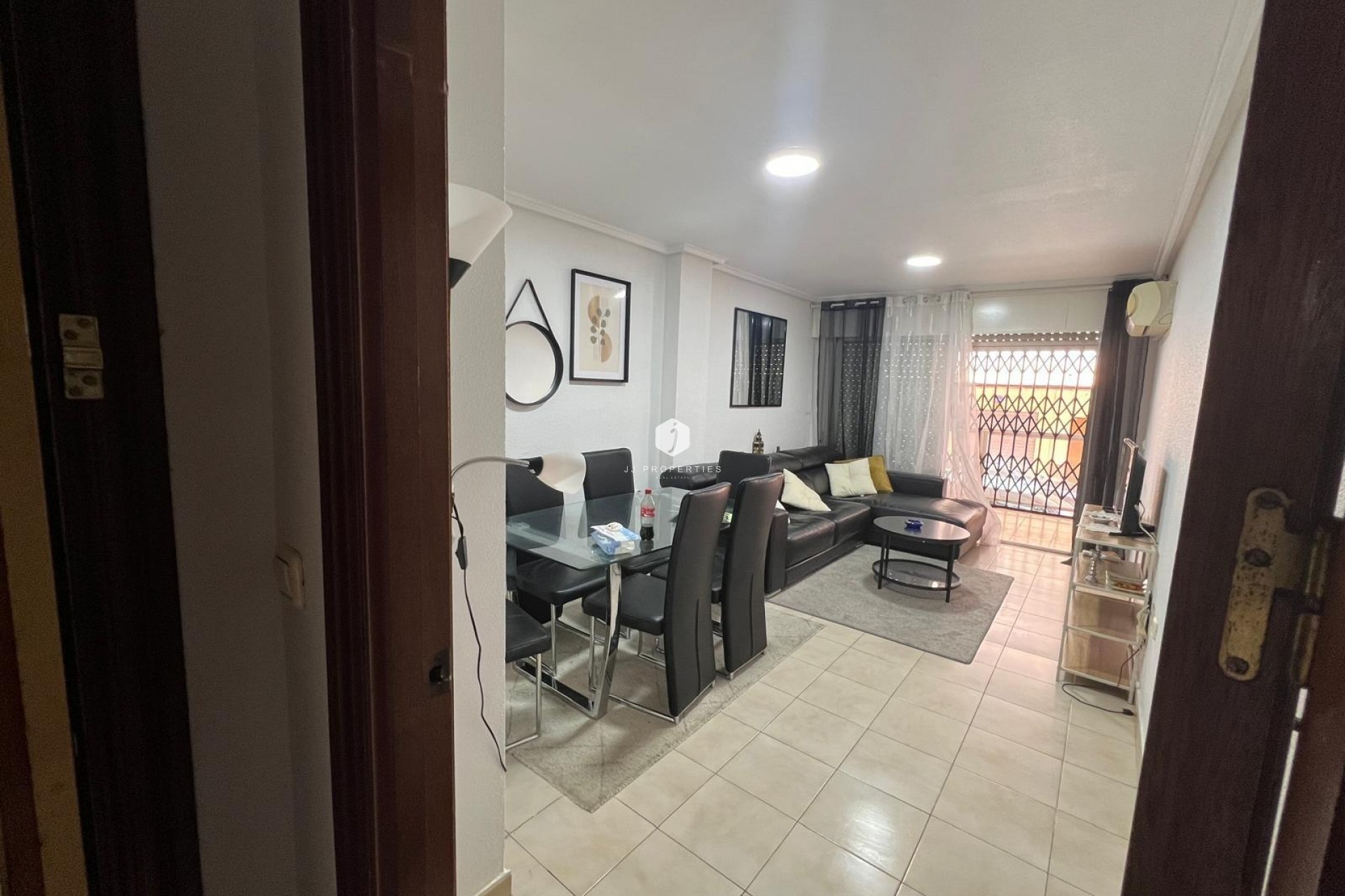 Resale - Apartment / flat -
Torrevieja - Playa del Cura