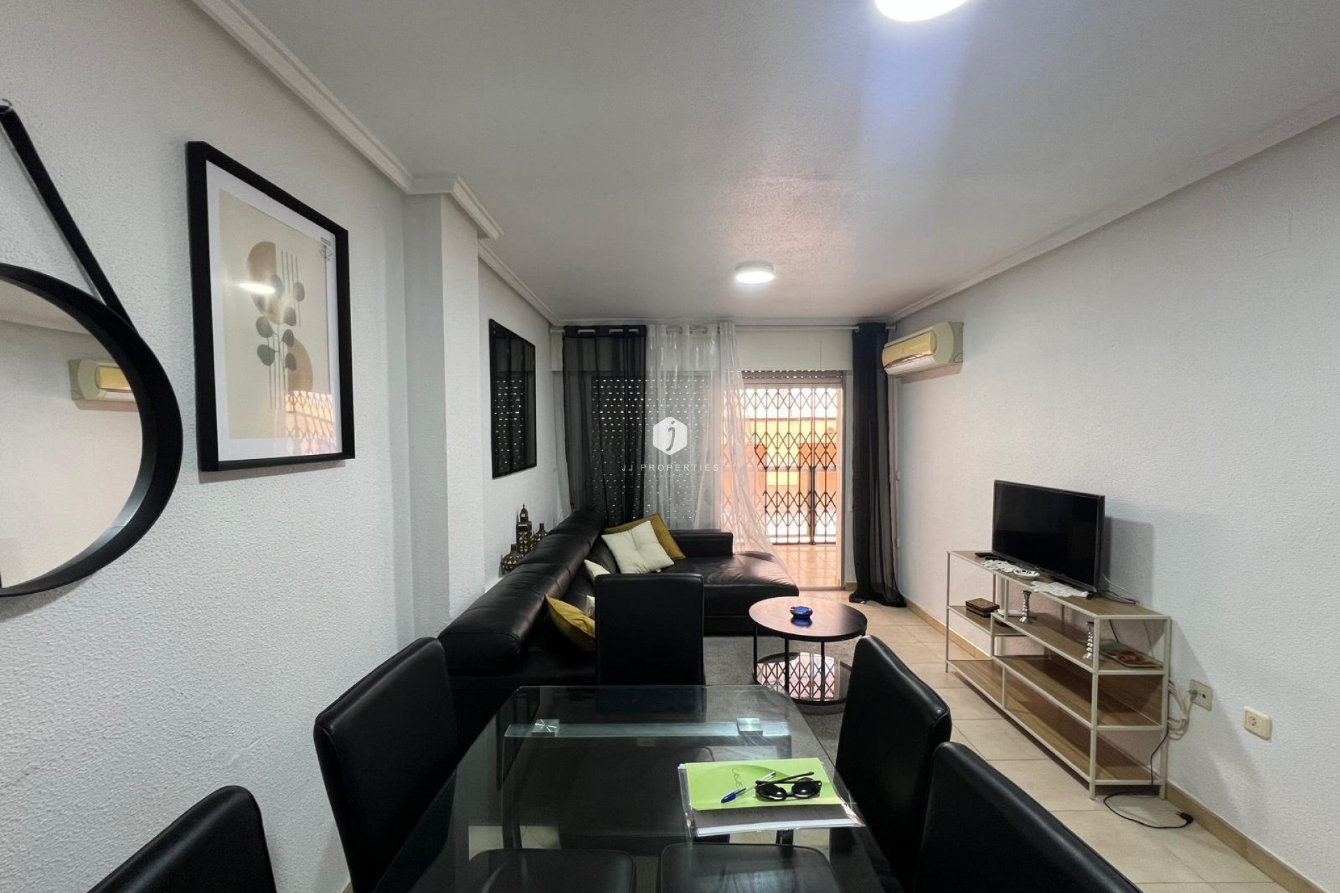 Resale - Apartment / flat -
Torrevieja - Playa del Cura