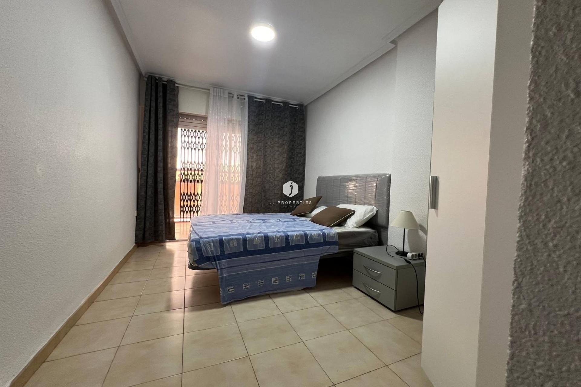 Resale - Apartment / flat -
Torrevieja - Playa del Cura